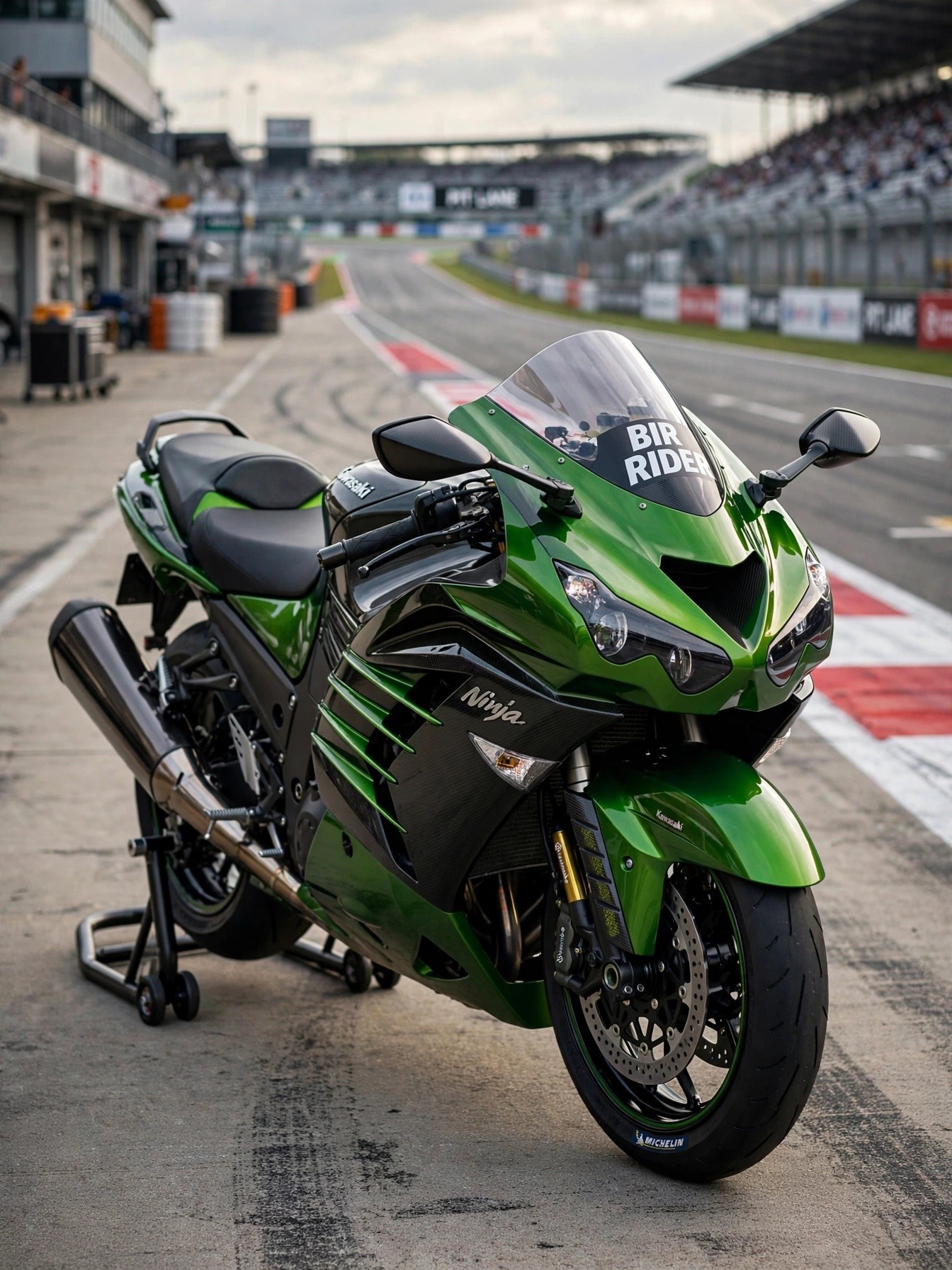 Kawasaki ZX14R is it your dream 🤔💚🖤
