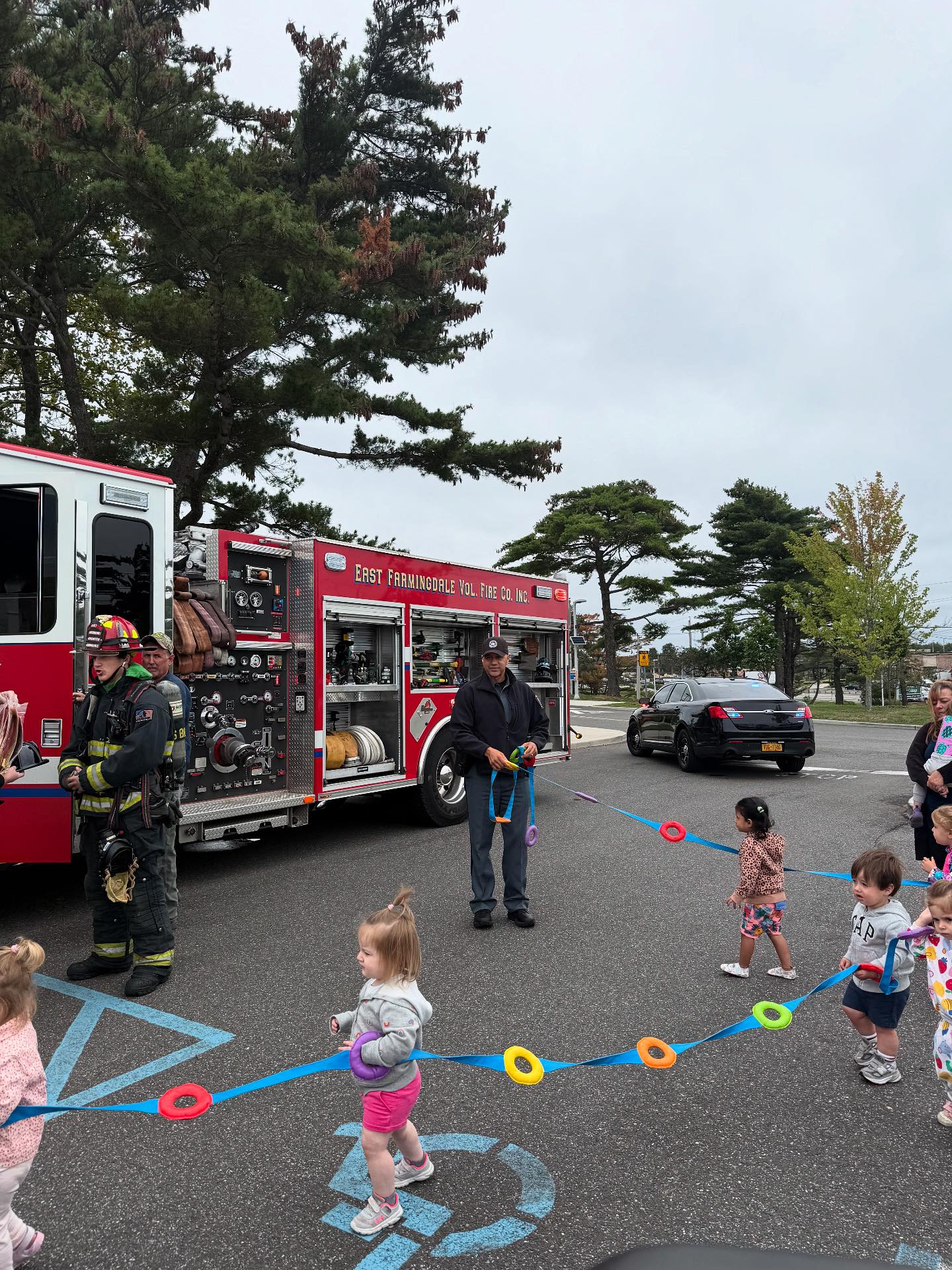 Community helpers in action! Officers Llano & Lentini teamed up with ...