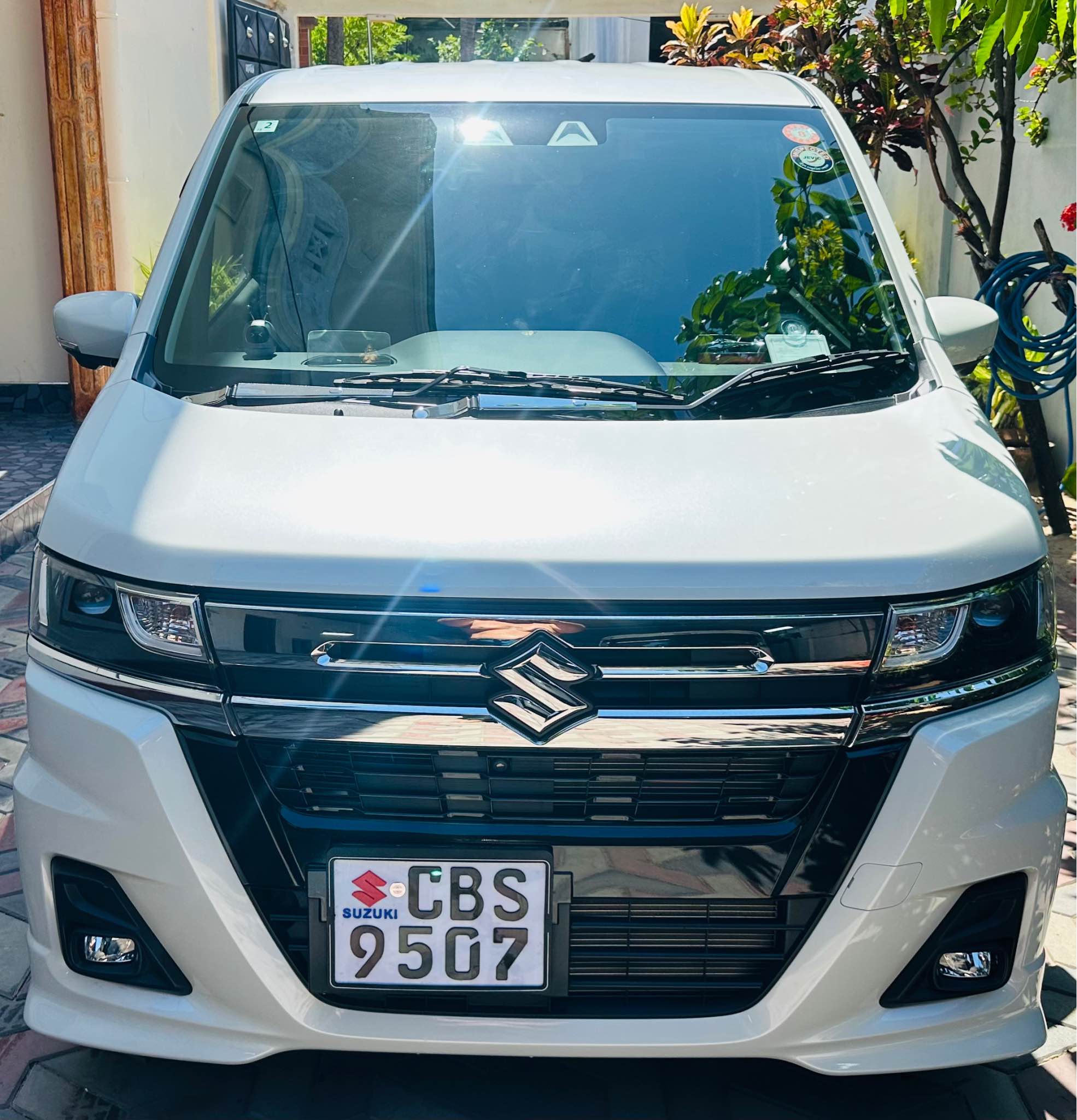 Suzuki Wagon R Custom Z 🧀 * 2024/2025 * ⁠low Mileage-(5700KM