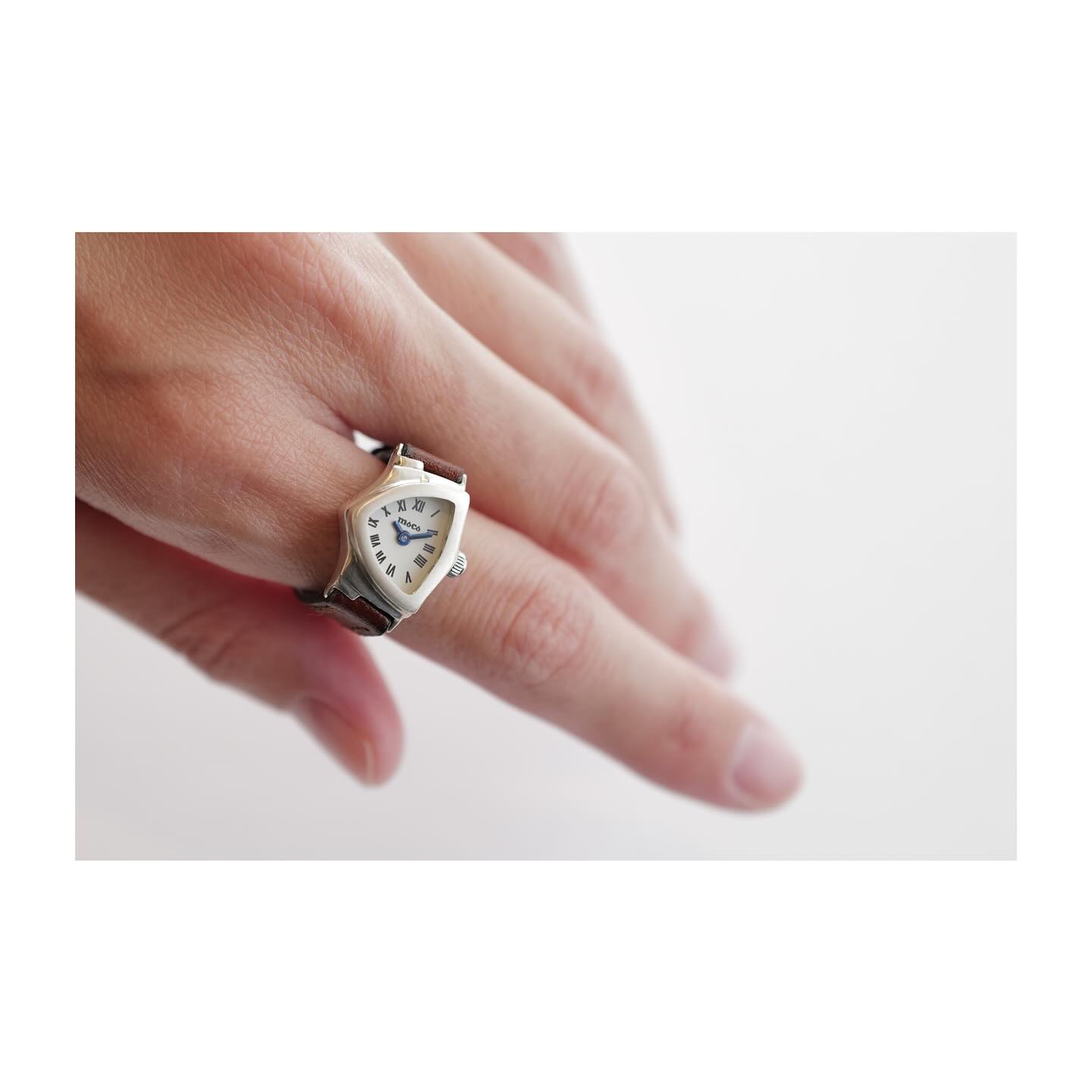 24AW Pal-Asymmetry #moco #fingerwatch #ringwatch #ring #watch 