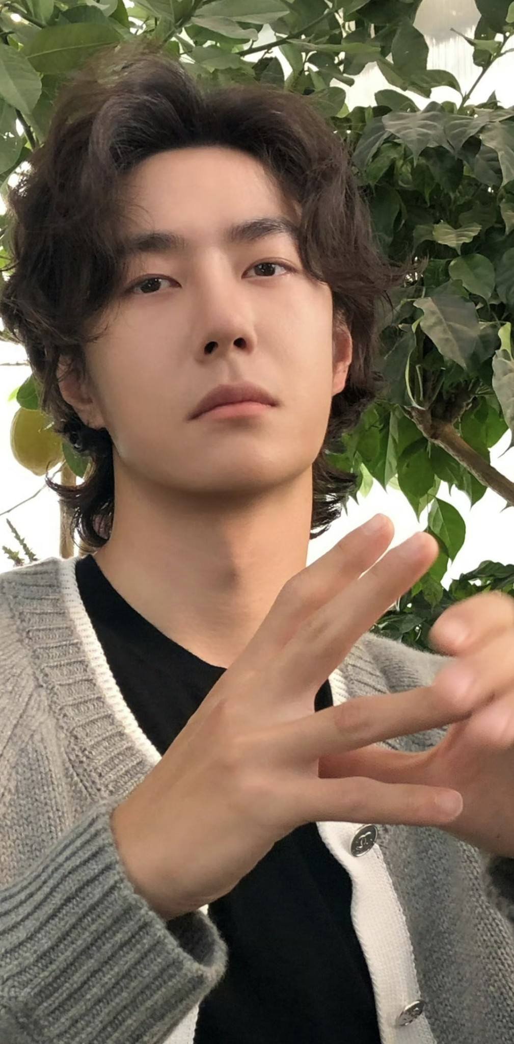 𝐔𝐍𝐈𝐐-王一博- 𝐔𝐍𝐈𝐐-王一博added a new photo.