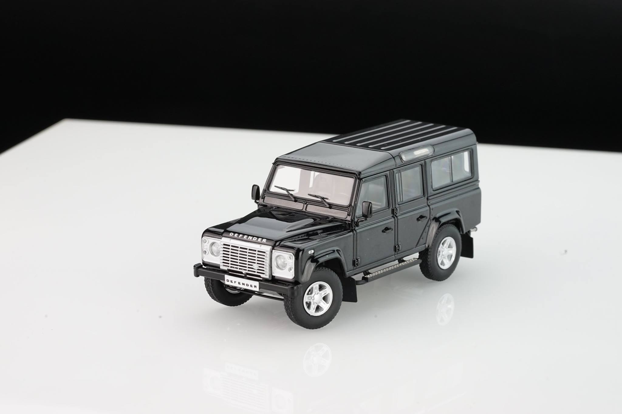 Almost Real new diecast model release ： 410303 -- 1/43 Land Rover