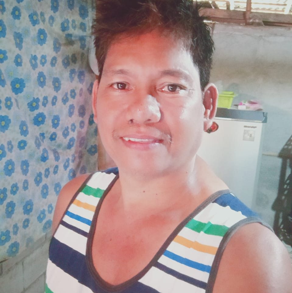 unang hakbang sa pagba varnish ng pintuan..d.i.y...liha muna..bago ...