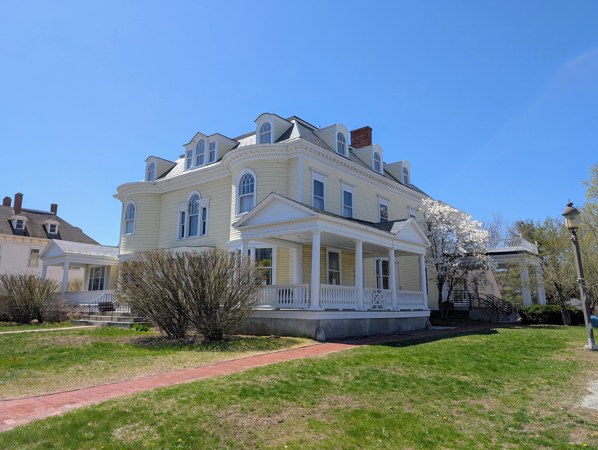 Richards Free Library | Newport NH
