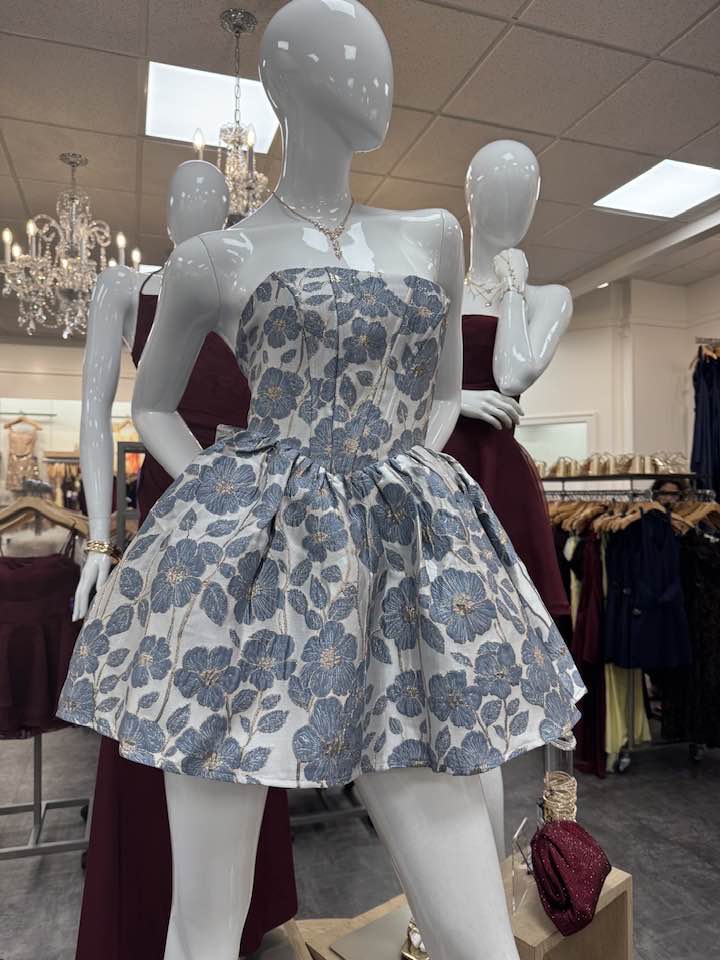 Looking for the perfect Homecoming dress and accessories? 💅👗👛Check out Windsor at Belden Village Mall this weekend✨✨ 🛍️