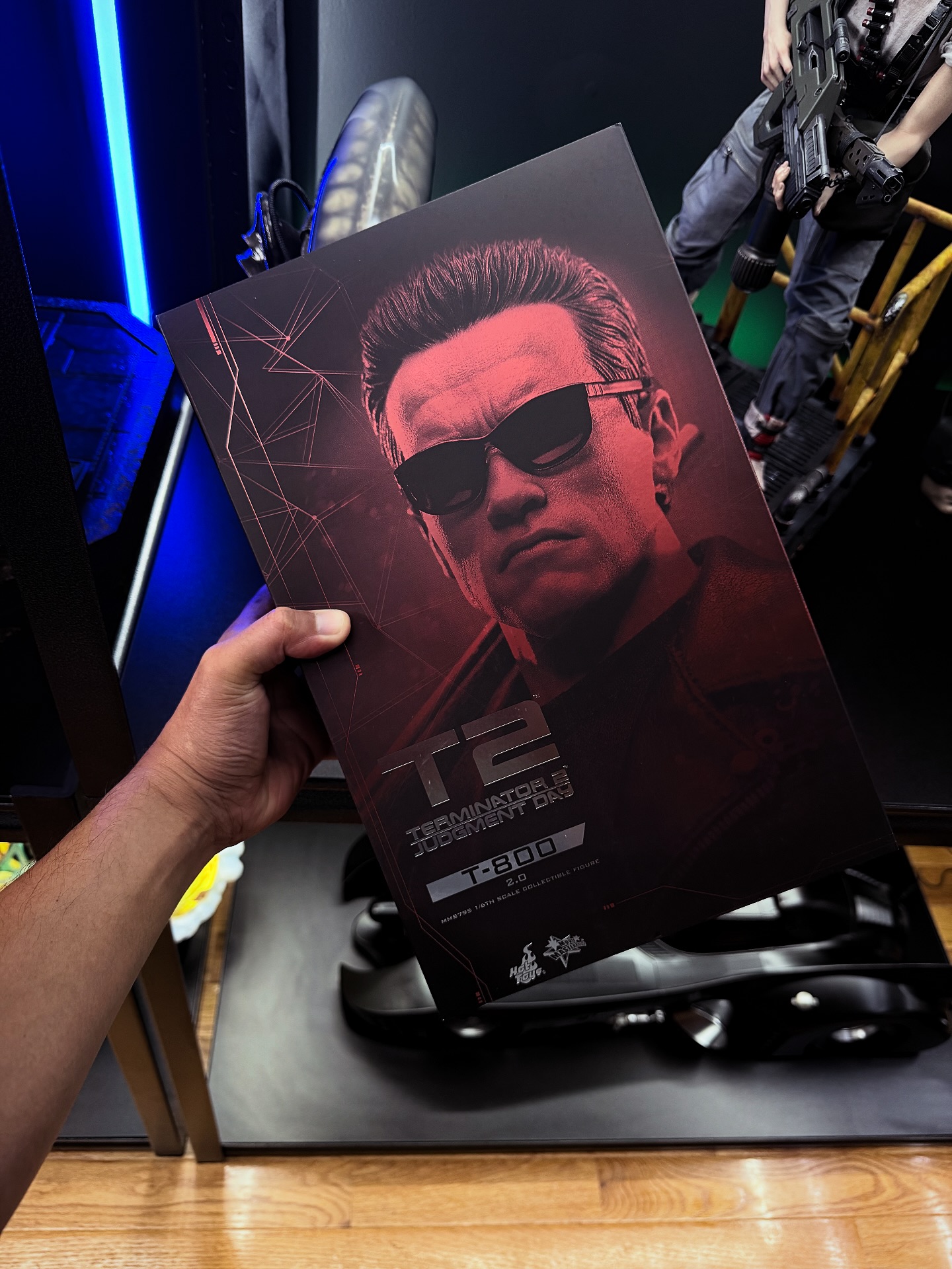 Hot Toys MMS795 Terminator: Judgement Day T-800 2.0 clean version 