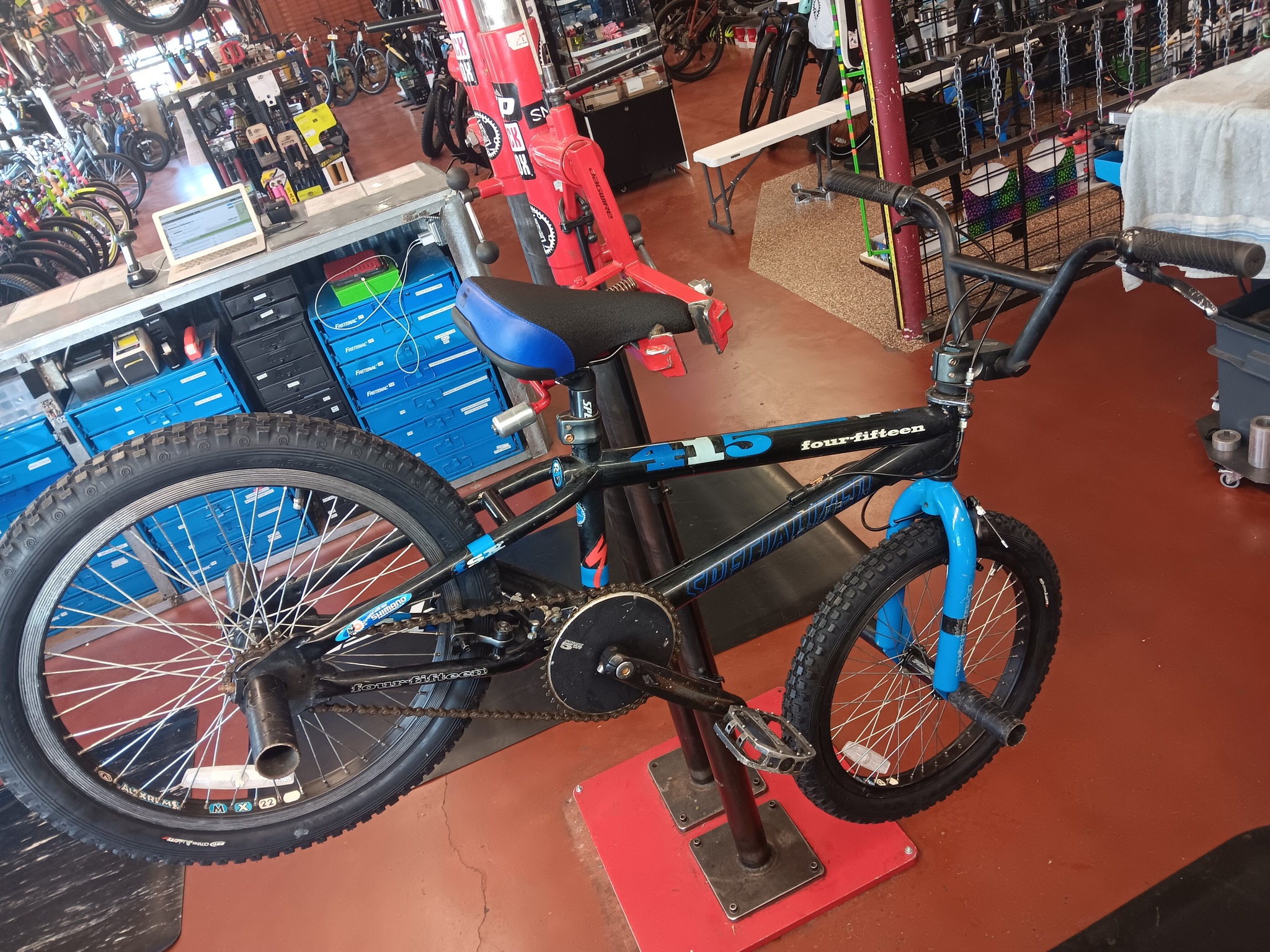 Restored Specialized 415 bike for casual rides with kids