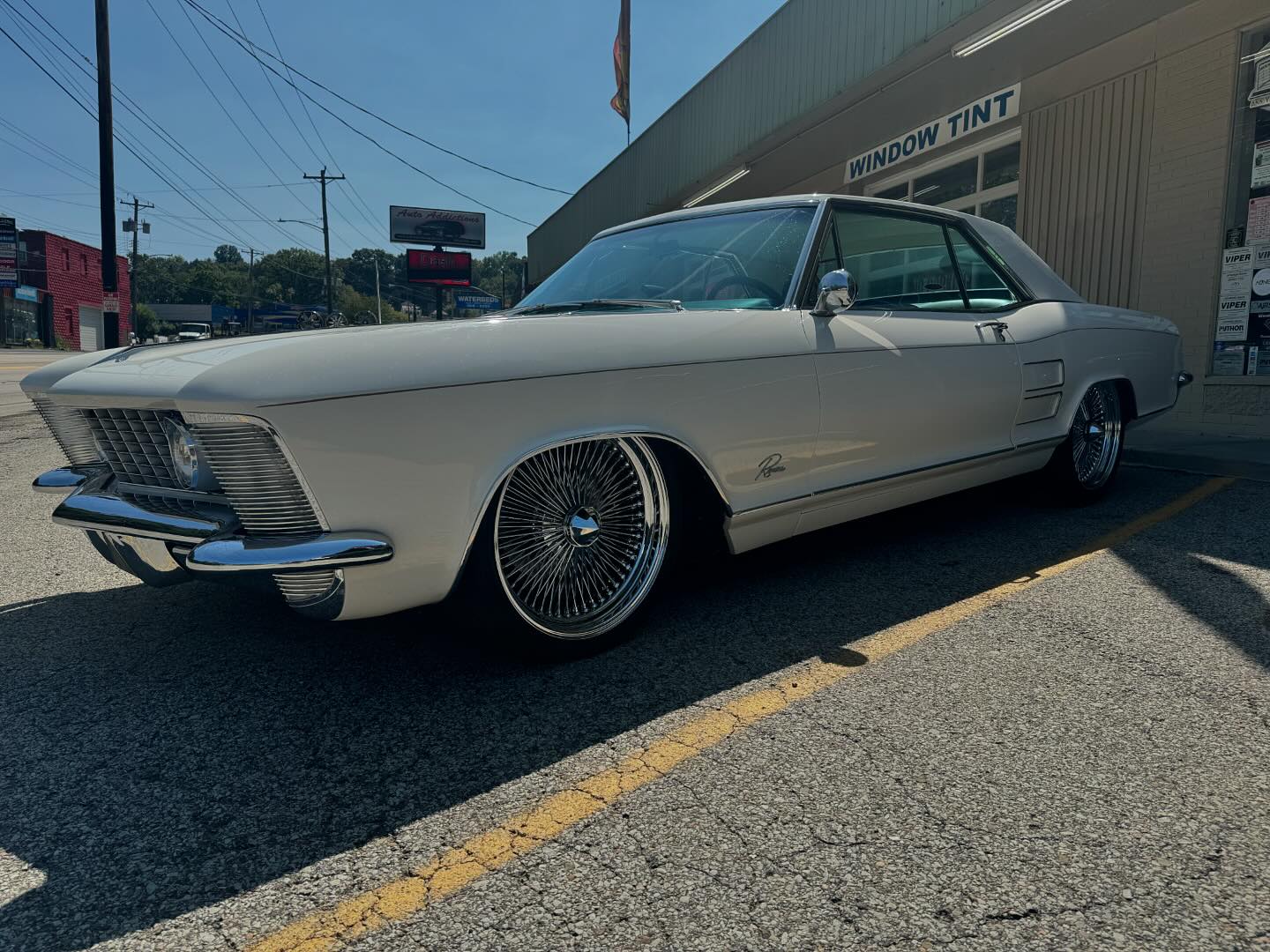 Auto - This 64 riveria got a nice upgrade. Along with the knob style ...