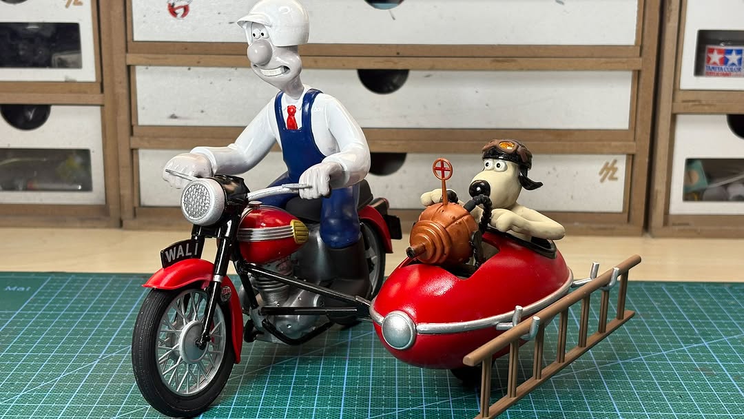 Who remembers this 1:12 scale Wallace and Gromit kit from 2006