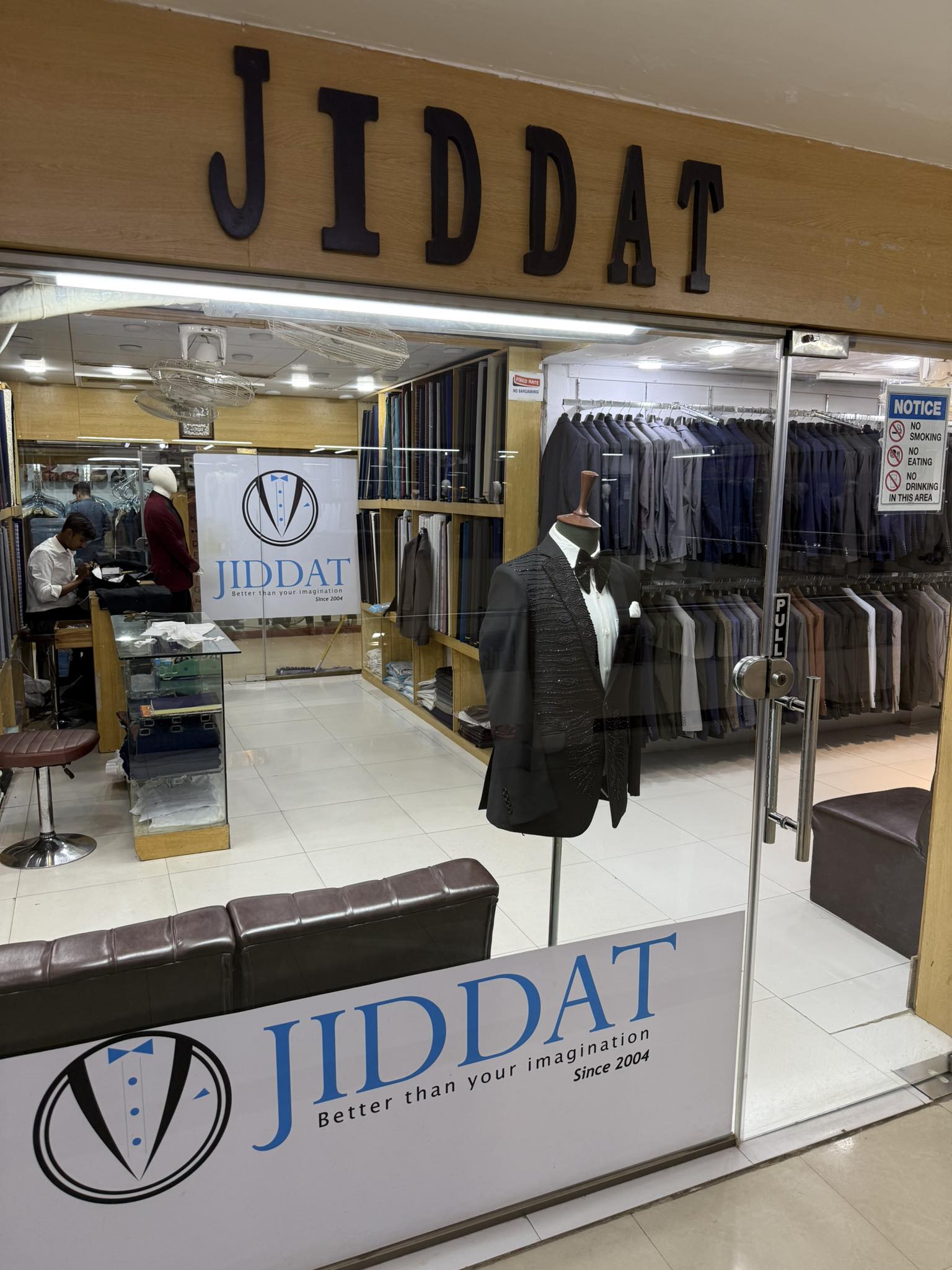 Jiddat Suiting
