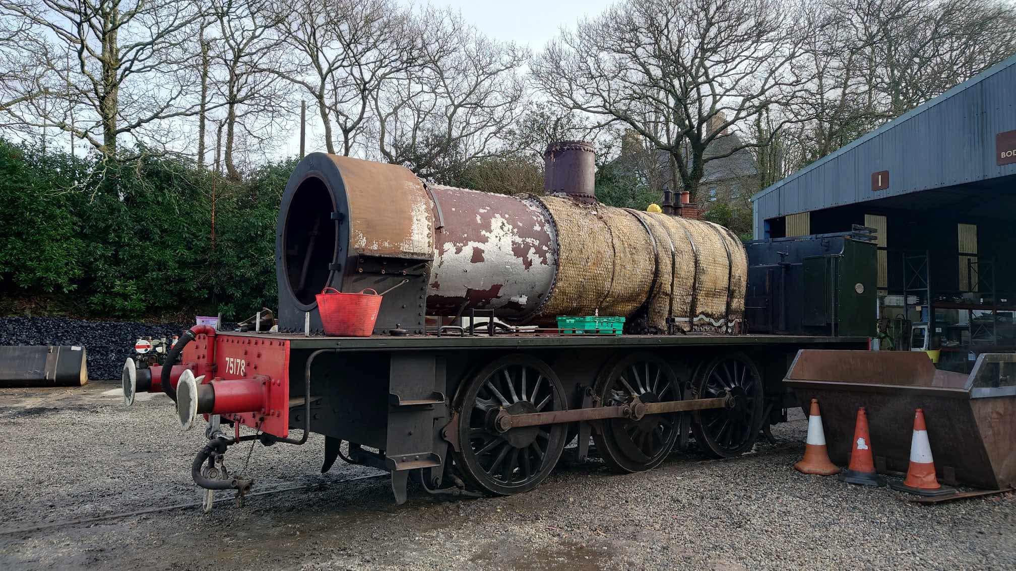 Bodmin - Bagnall No.2766 shunted into the yard this morning for the ...