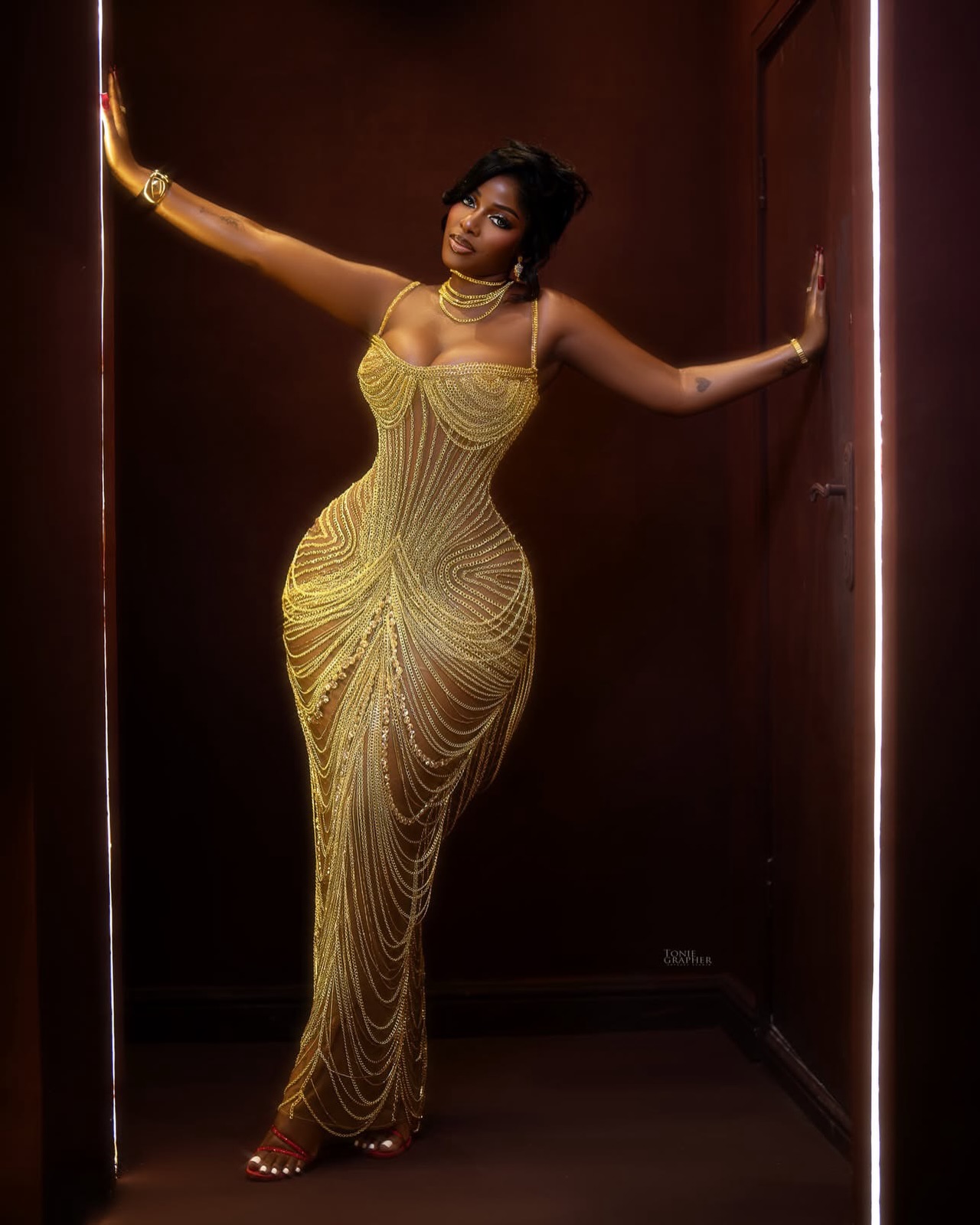 Hilda Baci is still very much in her birthday behaviour. 😂❤️ “Baddest Bitch alert ‼️ It's my birthday, act accordingly,” she wrote. And she's definitely acting accordingly! 👗 Firstlady ✂️👗 💇🏽‍♀️ T