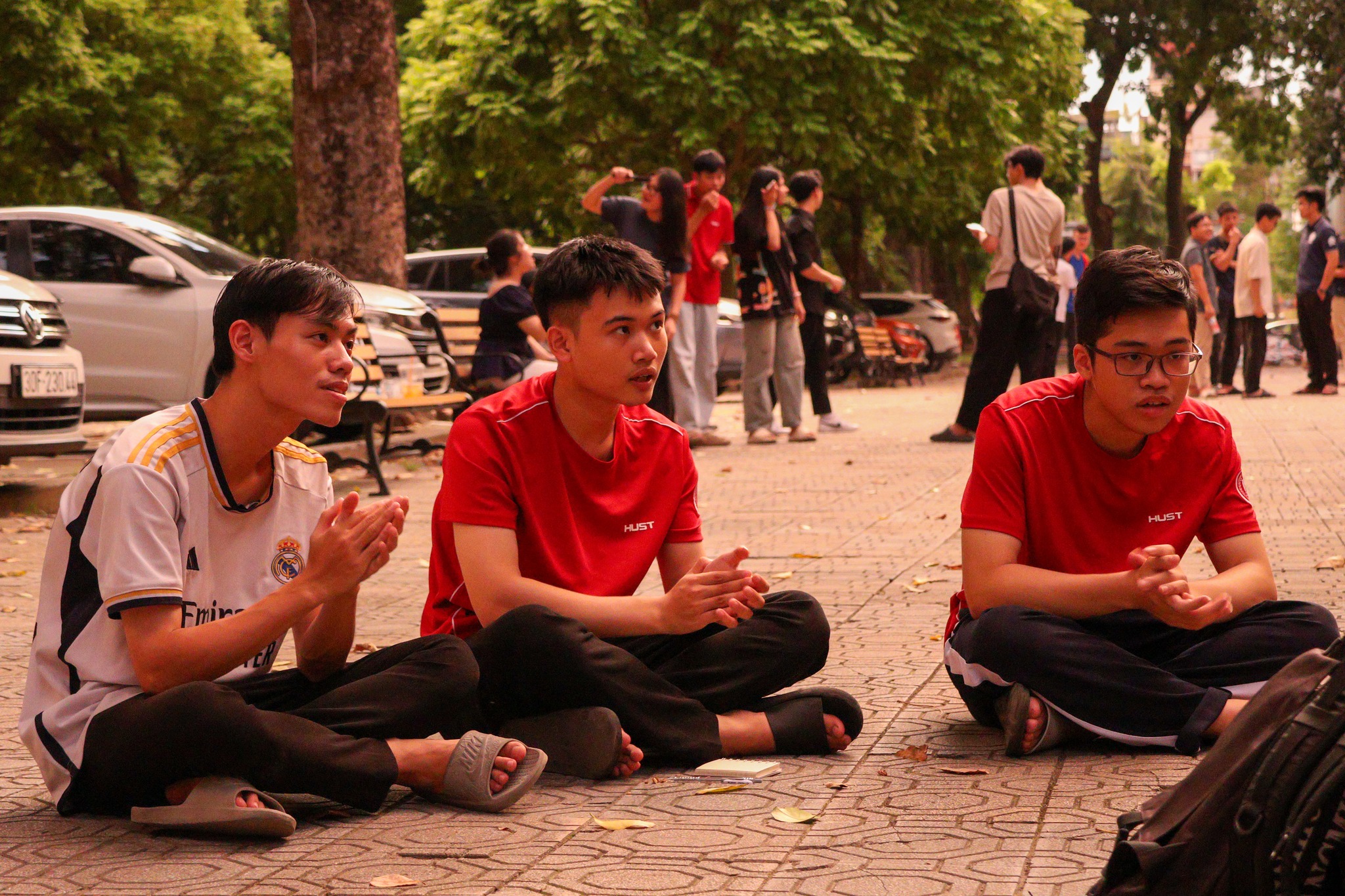 Đội SVTN Khoa Kỹ... - Đội SVTN Khoa Kỹ thuật Vật liệu - MSEV