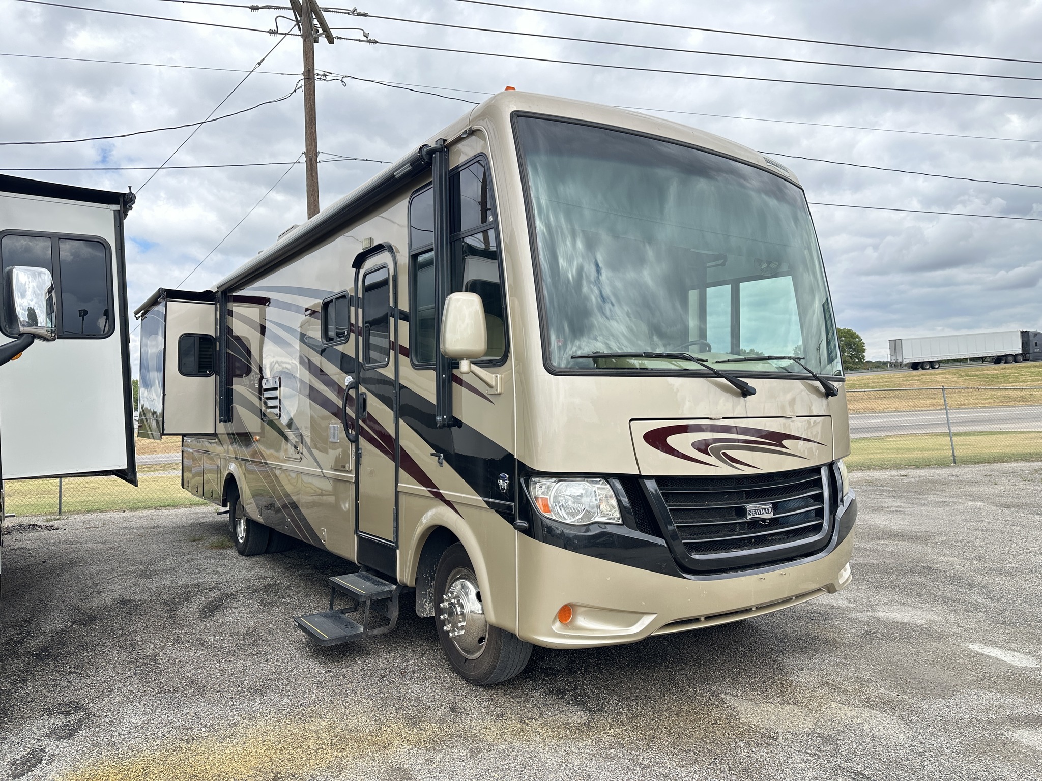 Texas Rv Outlet - Texas Rv Outlet added a new photo.