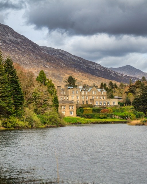 Old Thomas &Thomas 『Ballynahinch』 Ballynahinch Castle in Connemara, County Galway, Ireland