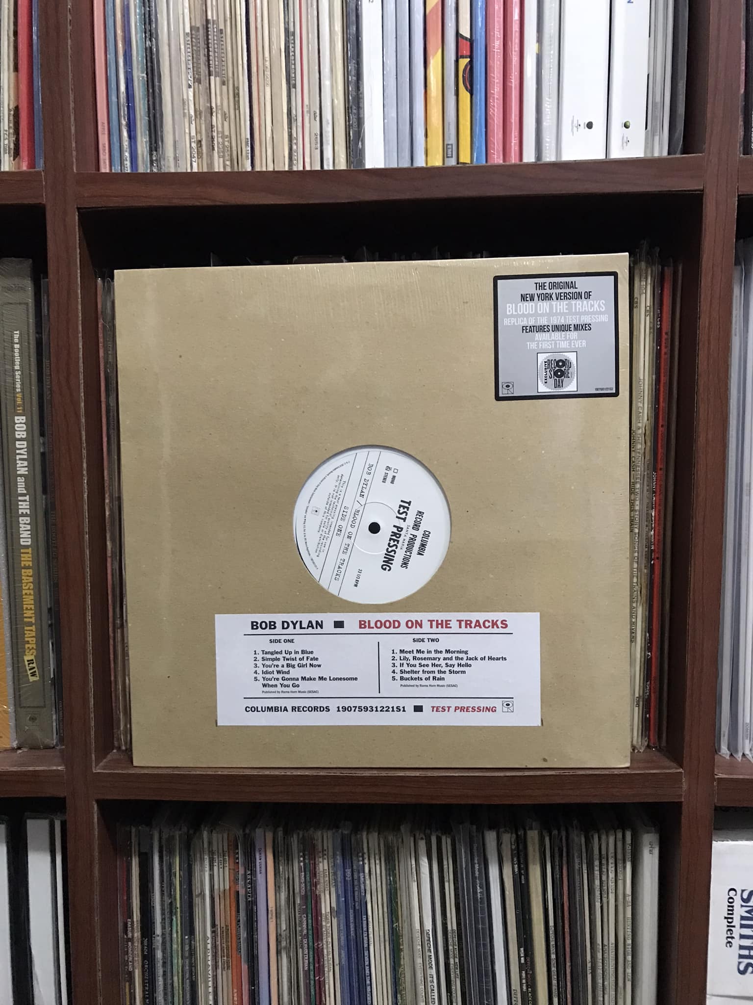 BLOOD ON THE TRACKS / BOB DYLAN Replica of the 1974 Test Pressing