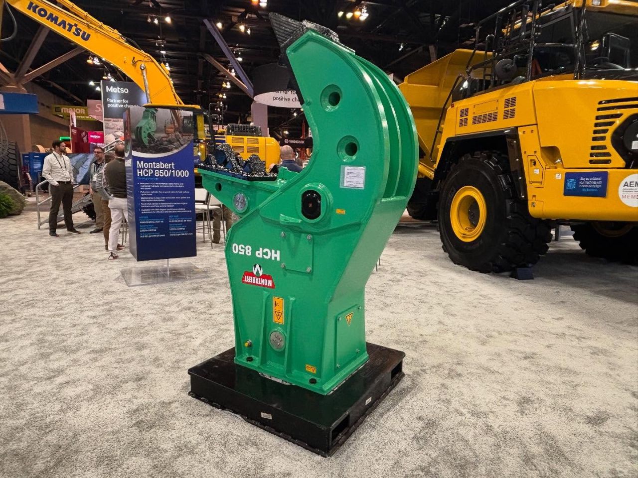 Komatsu North America - PC490LC-11 and HM300-5 Tier 4 Final machines in ...