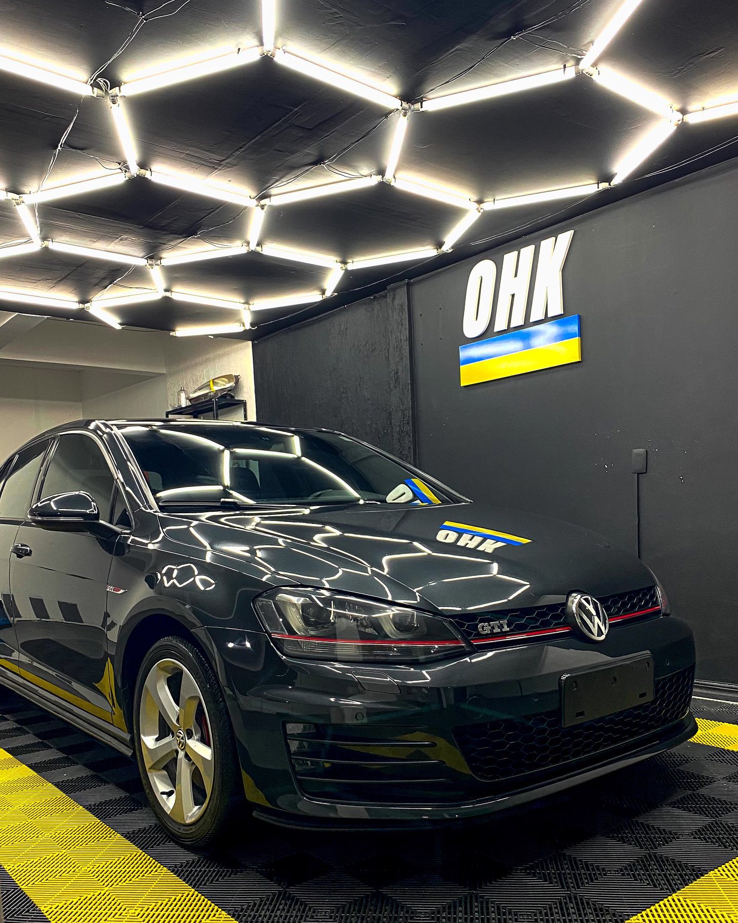 🚘 Volkswagen Golf GTI ☑️... - OHK Estética Automotiva | Facebook