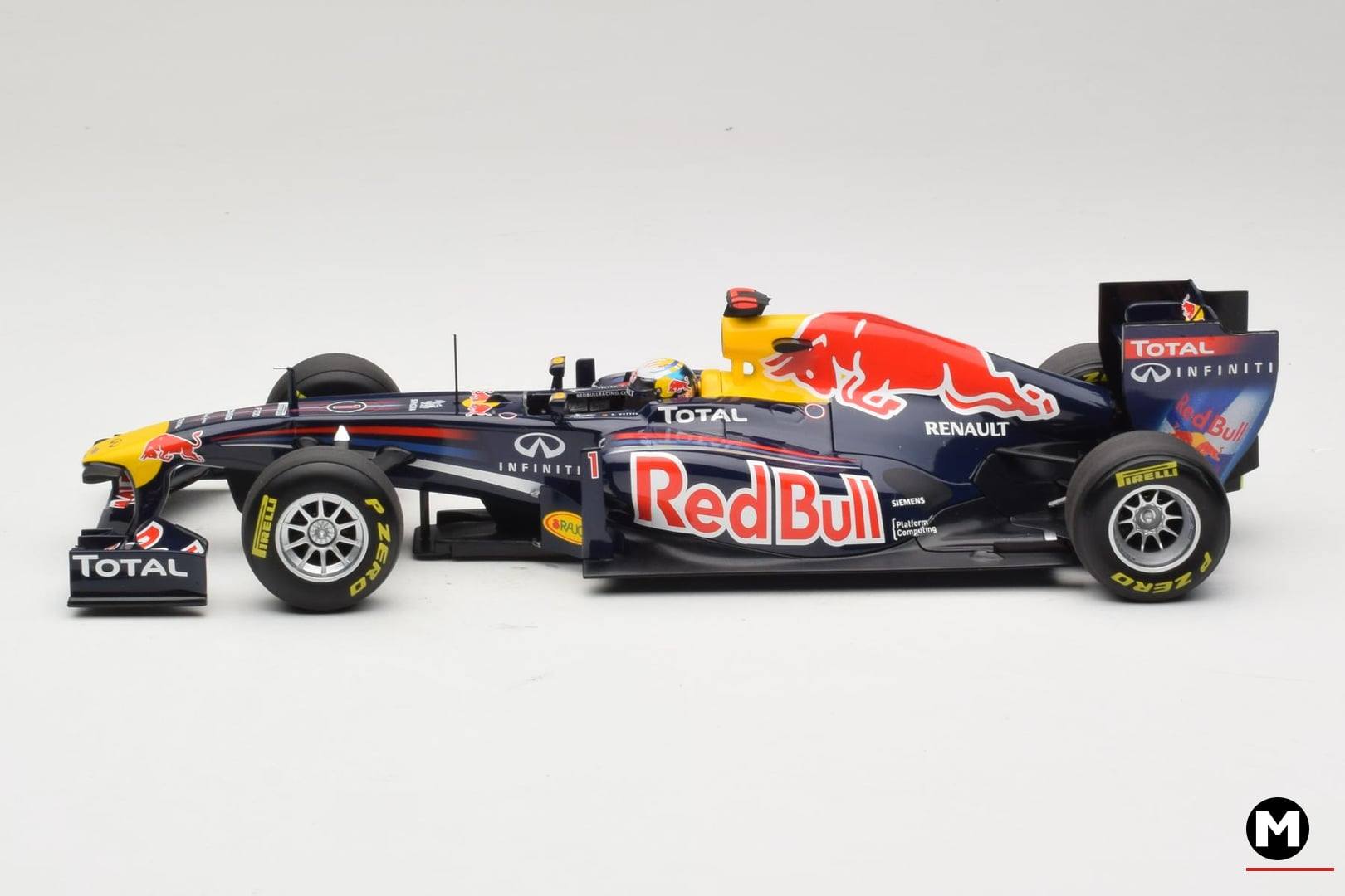 🏁 A standout in its class: Red Bull RB7 Renault #1 S. Vettel Red