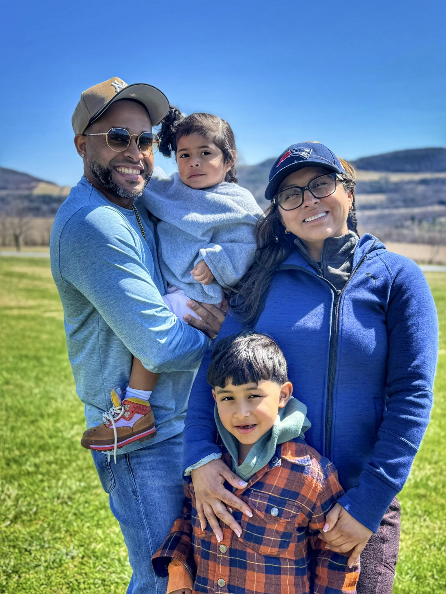 Howe - Meet Hamlet (dad), Camila,(daughter), Veronica (mom), and Josue ...