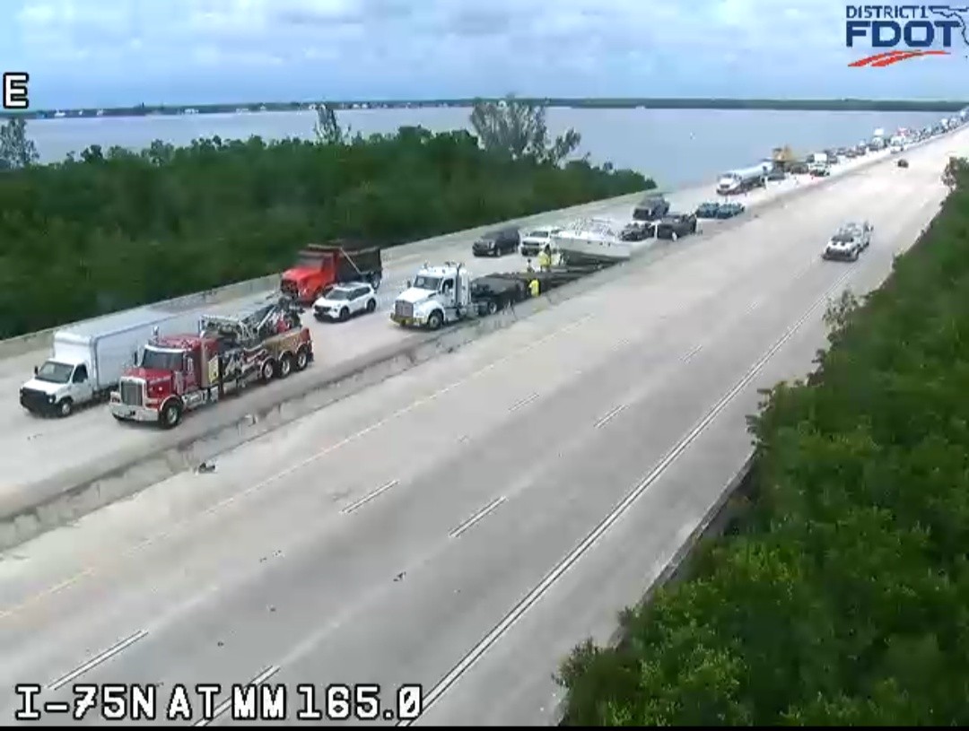 I-75 South crash near Exit 164: US-17 (Duncan Rd)