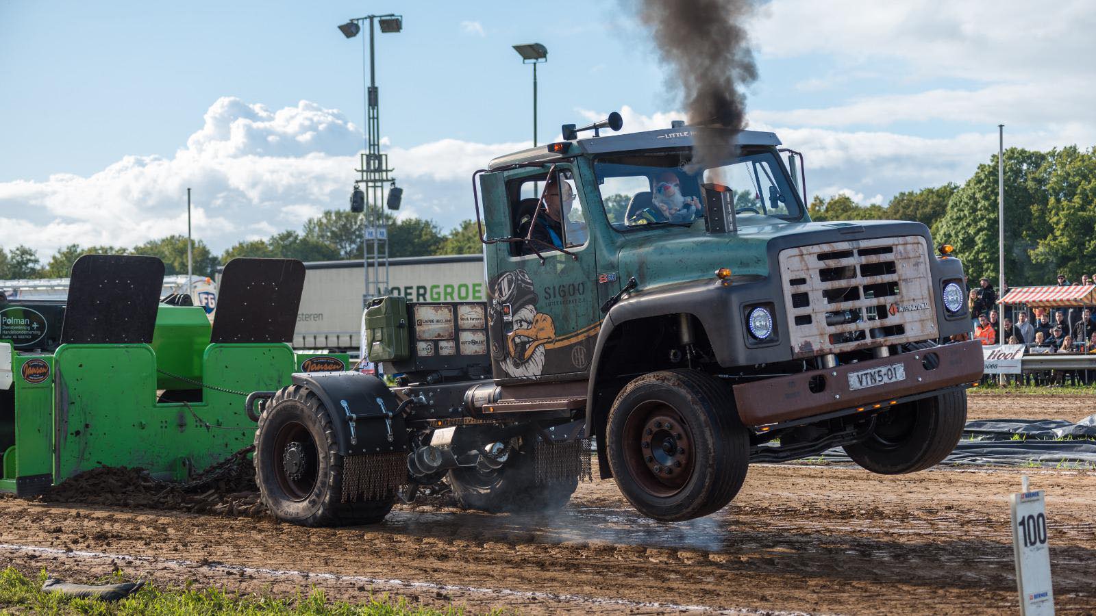 Red Adventure... - Red Adventure Tractorpulling Team
