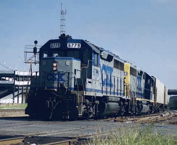 ET44AC 3458 leading with CM44AC 7011 (Former AC4400 number 3) as