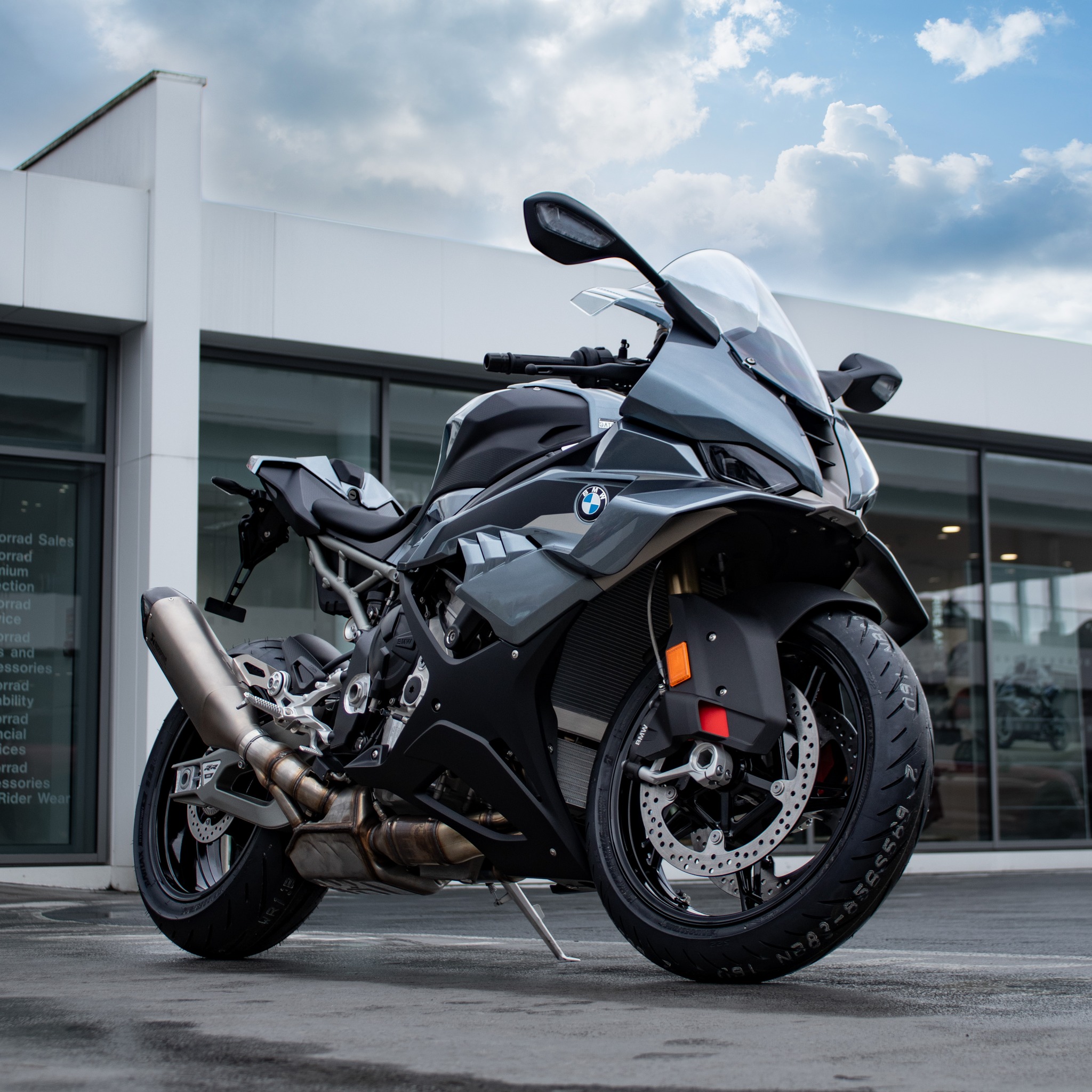 Cotswold Motorrad - Say hello to the 2025 S 1000 RR! Super sporty and ...