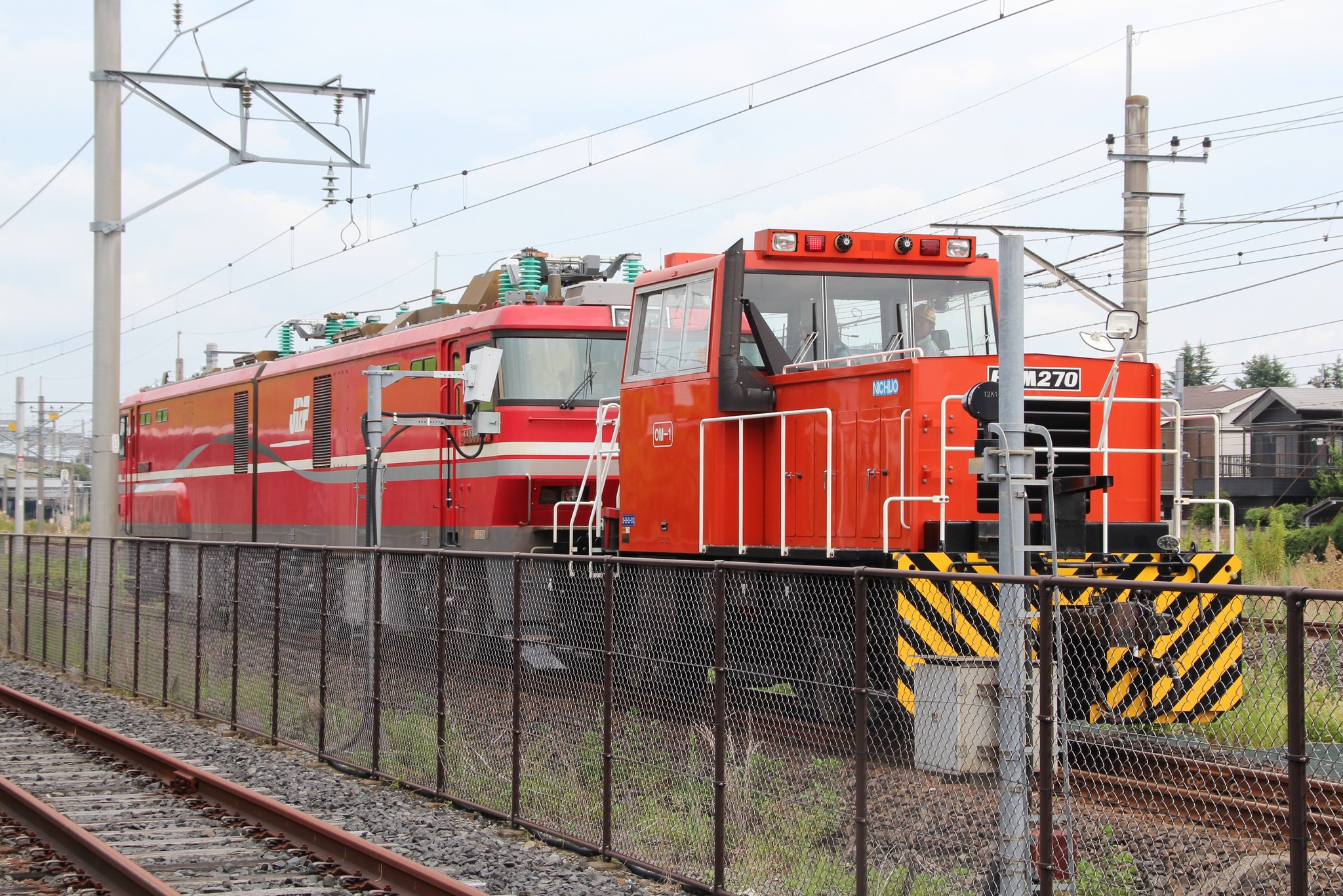 鉄道博物館 - 運転席右手側の主幹制御器（マスコン）。従来の電気機関