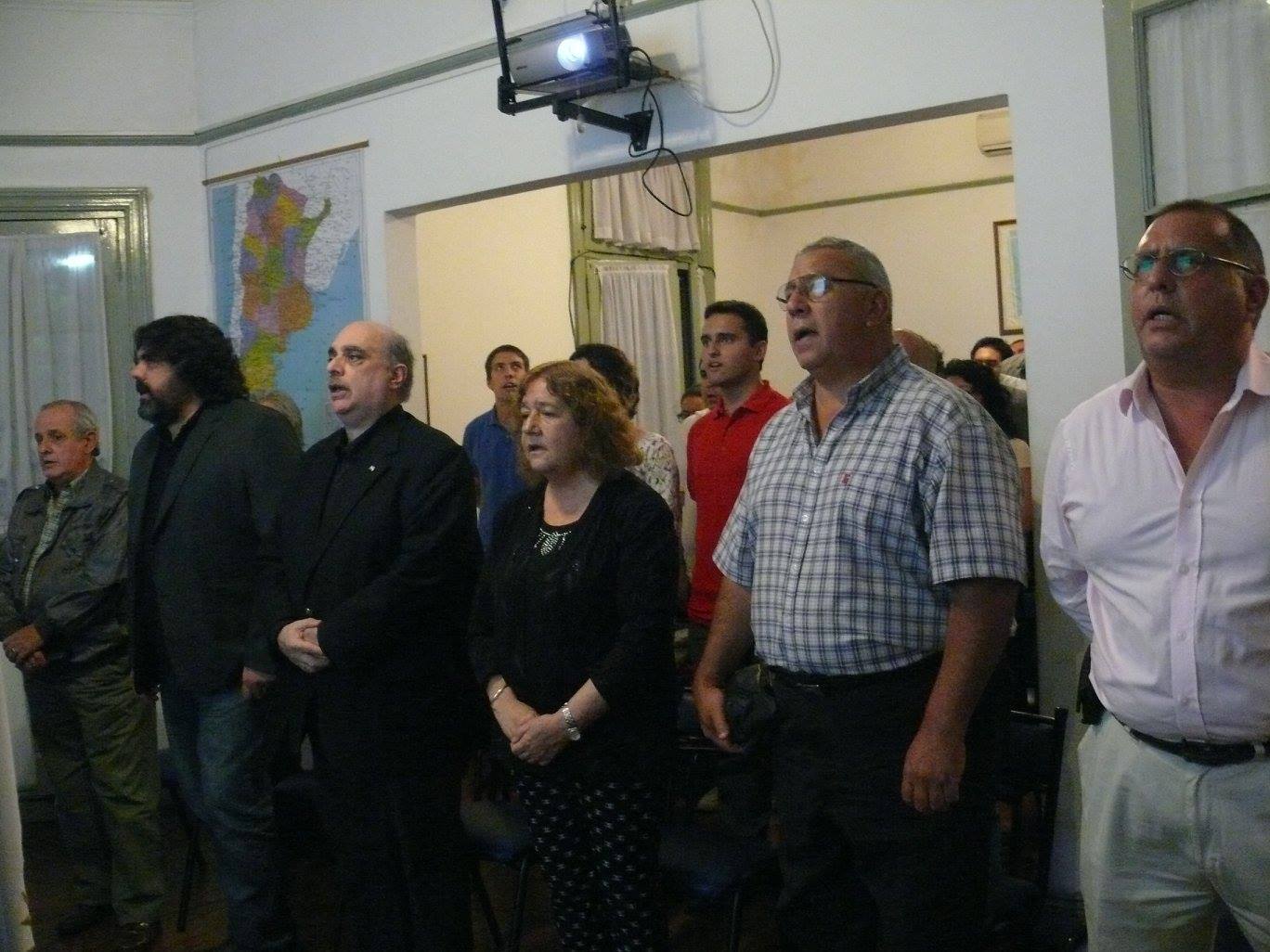 Casa - Momento de entonación de las estrofas de nuestro Himno Nacional ...
