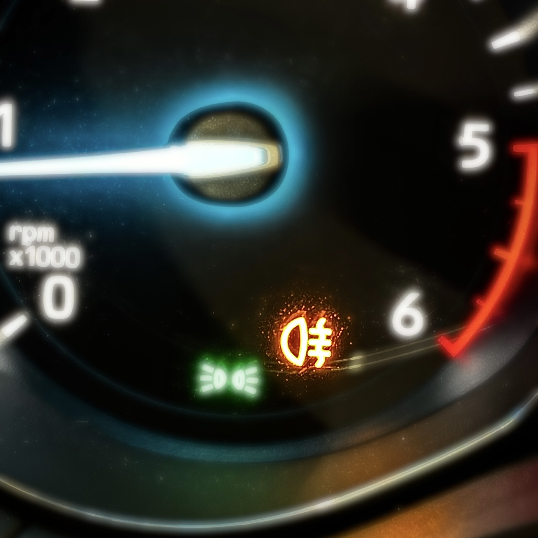 Politi - 💡 KENDER DU DETTE SYMBOL? 💡 Det er symbolet for tågelygterne i ...