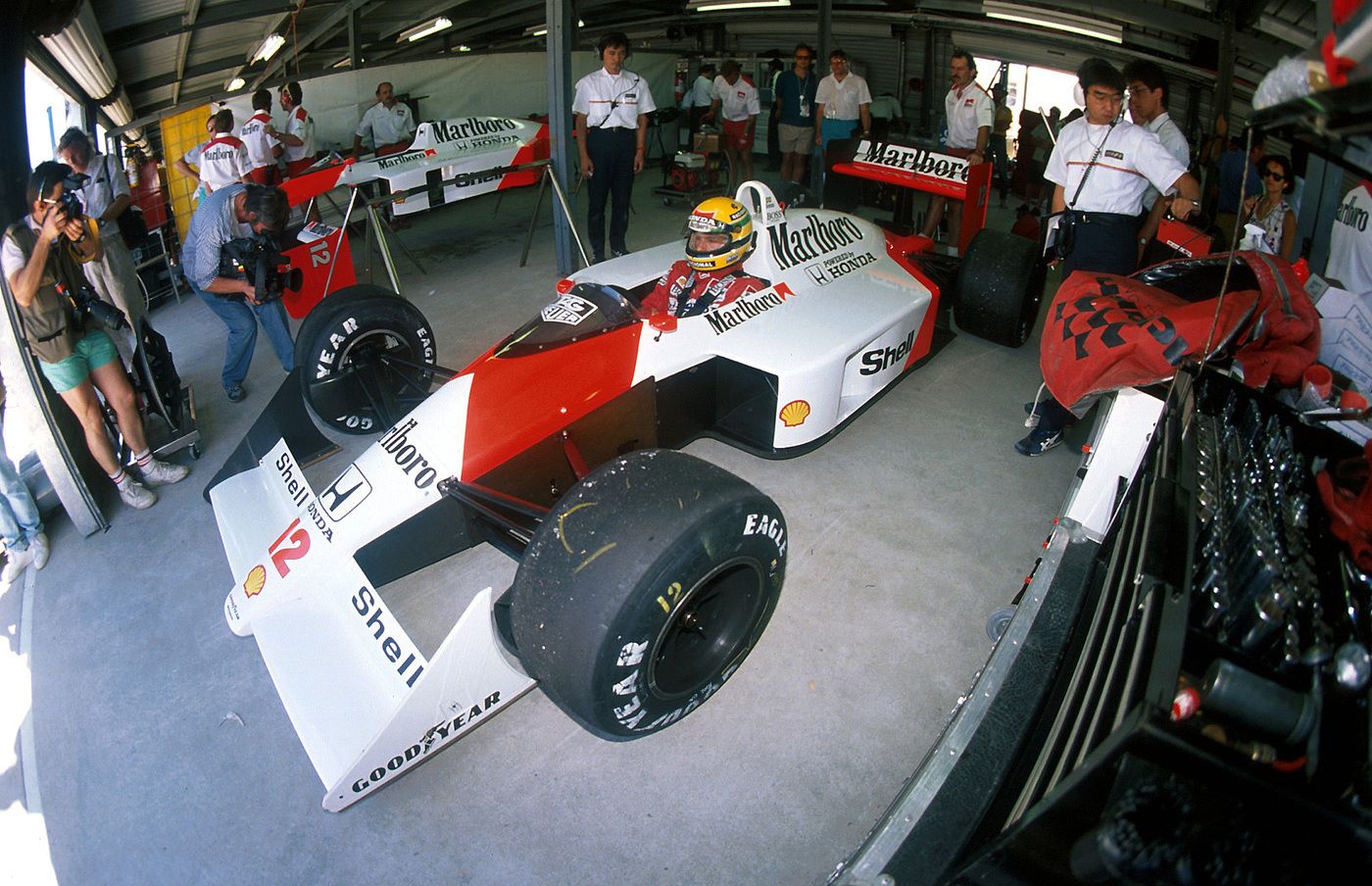 Ayrton Senna (McLaren-Honda MP4/4), Japanese GP, 1988. 📷 Sutton