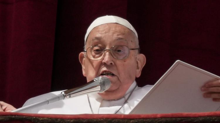 WBIR - Pope Francis made a brief appearance on Easter Sunday to bless ...