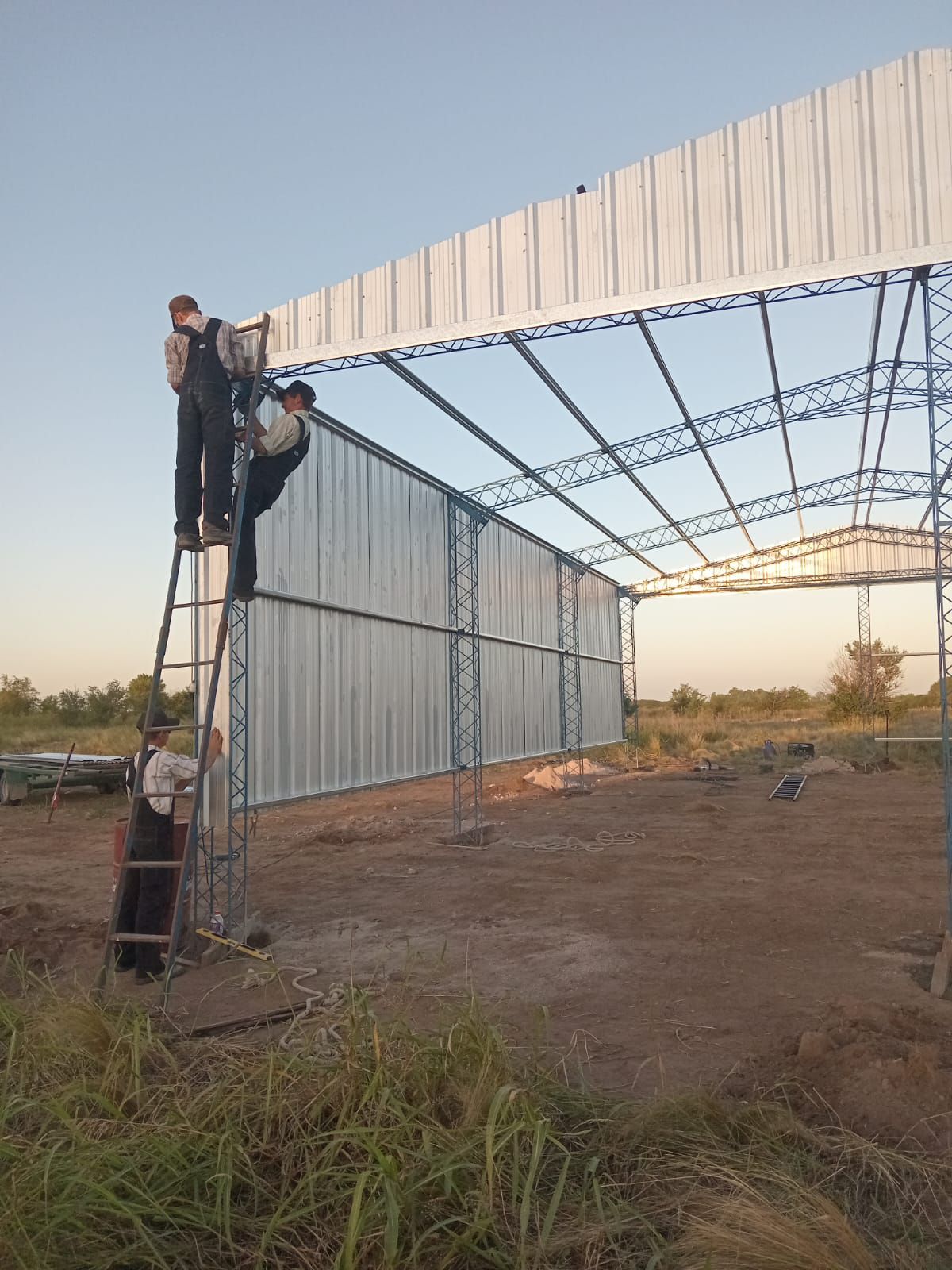Colonia - Fabricó estructura reticulada en hierro torsionado del 16 ...