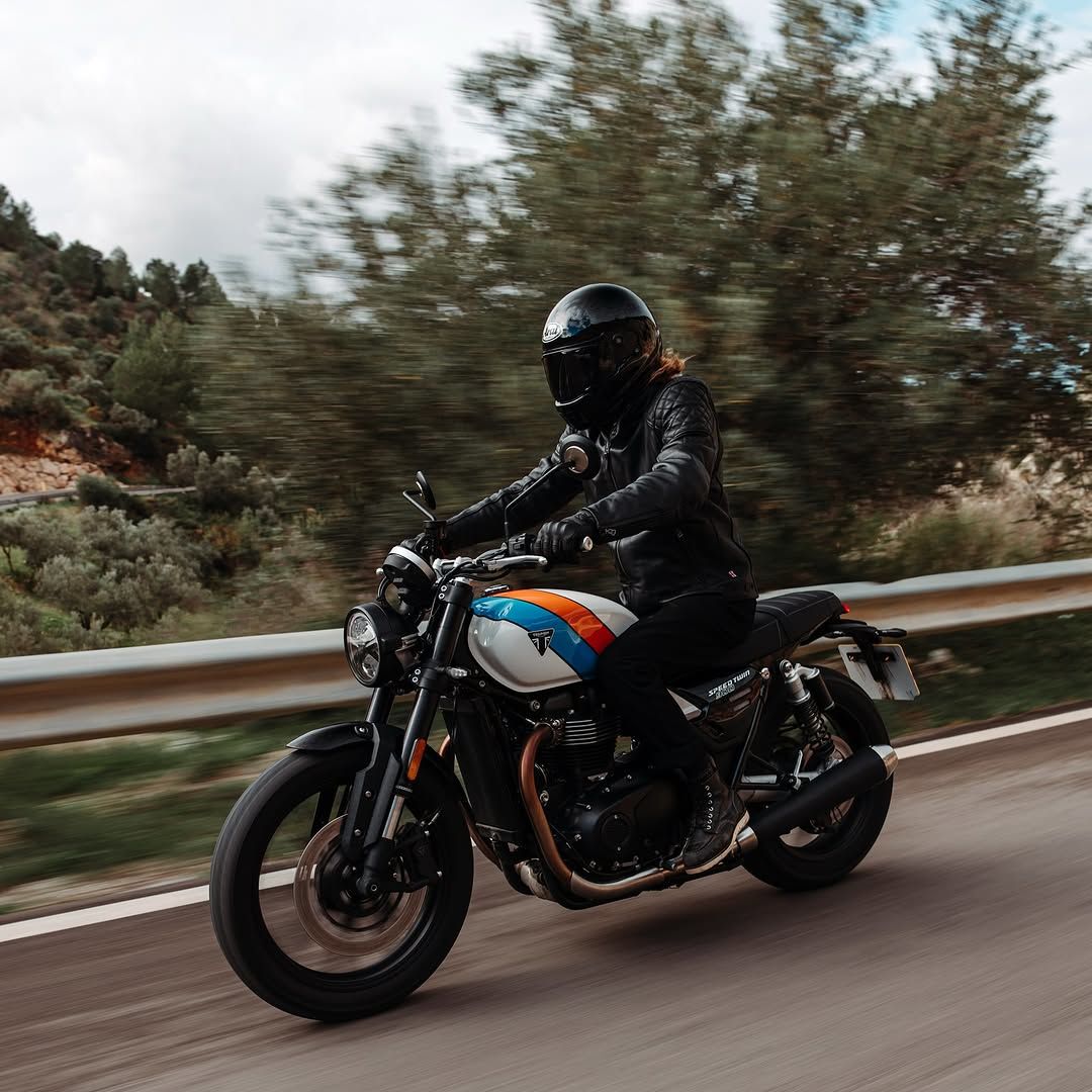Triumph - Cruise into this weekend with the Speed Twin 900. A modern ...