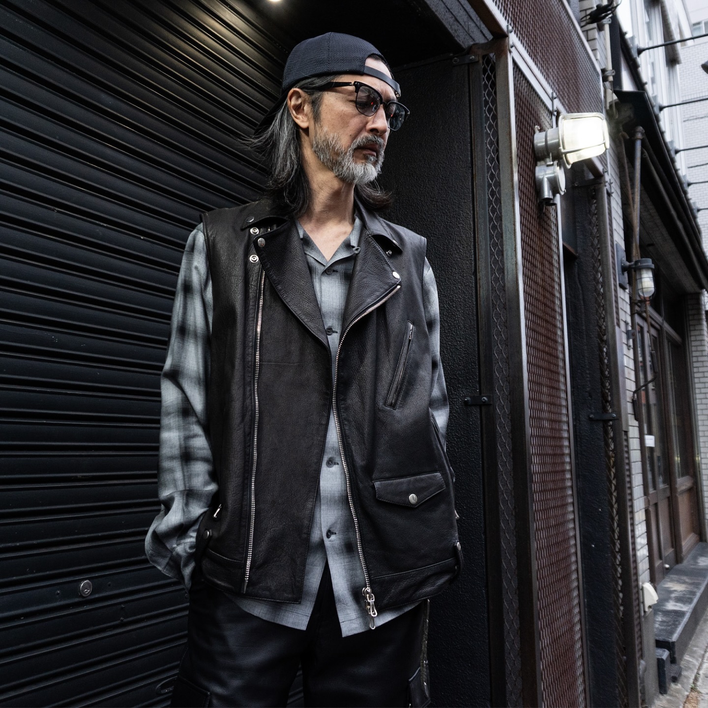 STRUM - ▶︎▶︎▶︎NEW ARRIVAL □白鞣し × 黒染め ディアスキン 