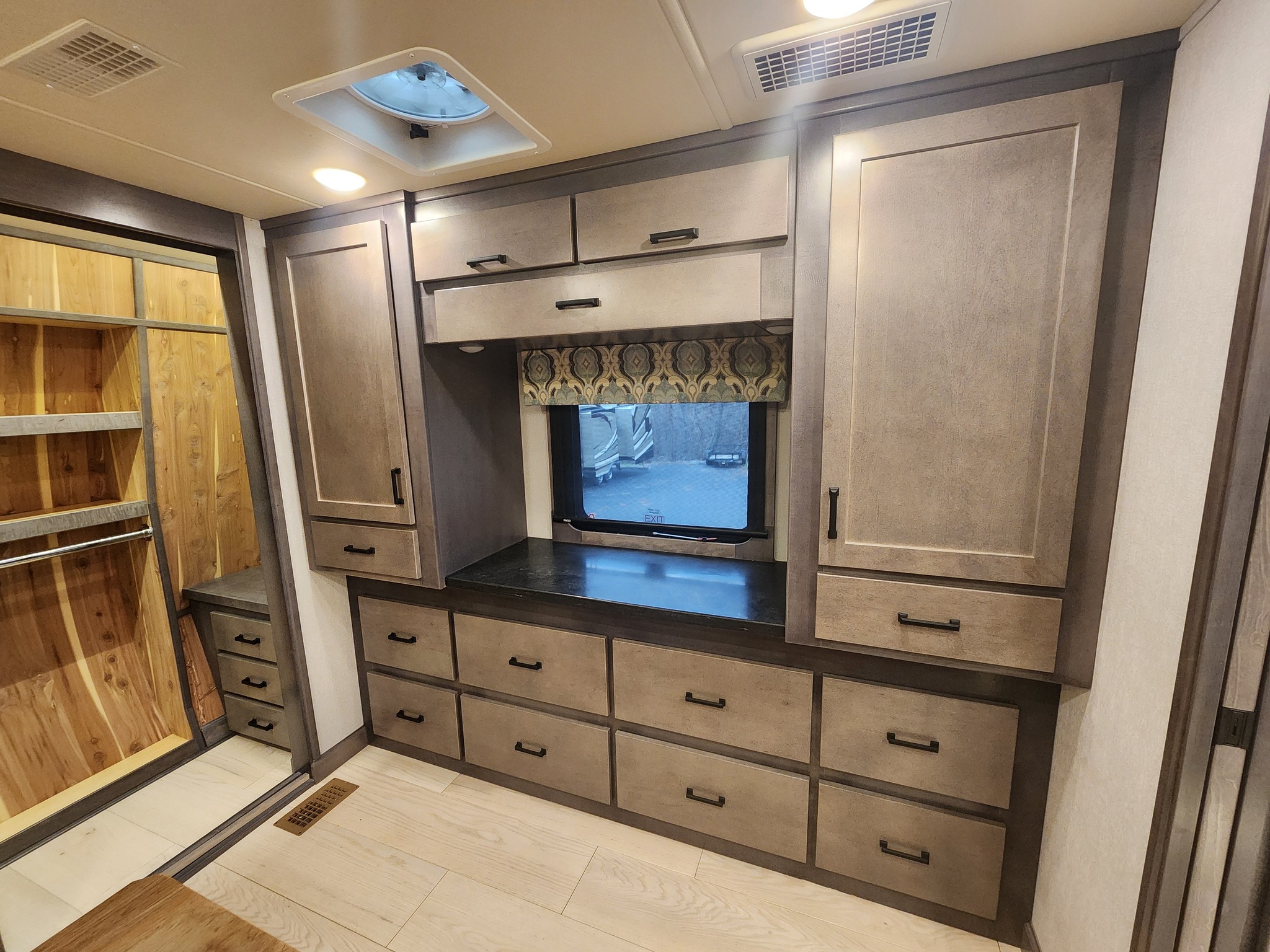 New Horizons RV - New Horizons RV added a new photo.