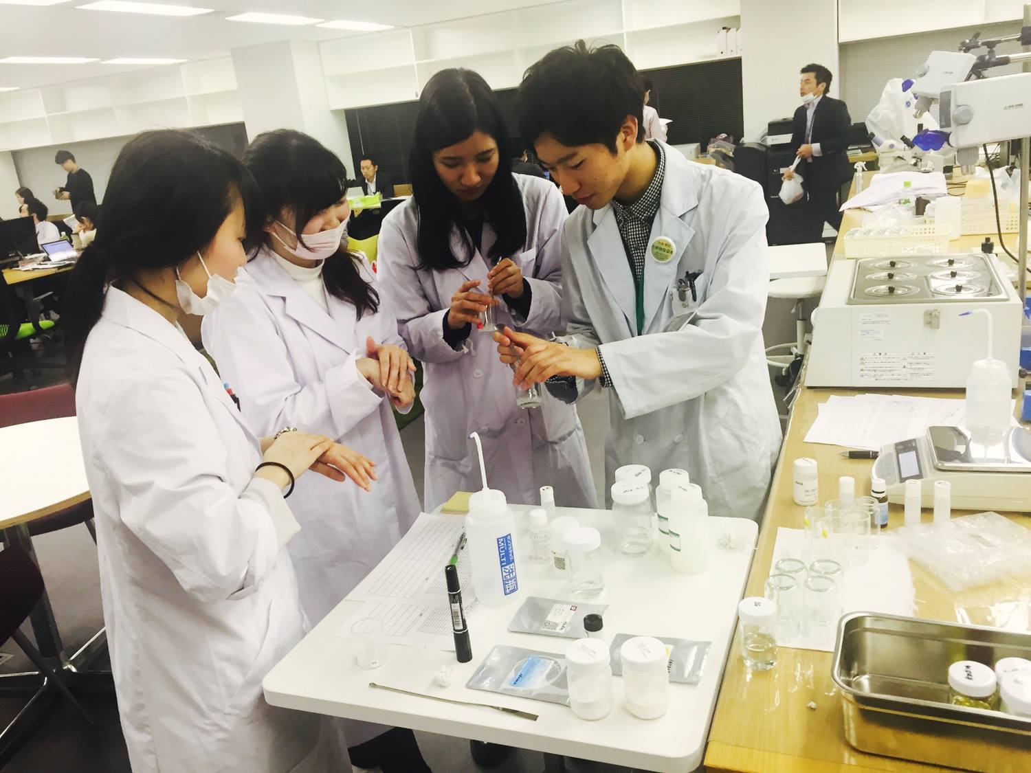 株式会社サティス製薬 ウィンターインターン いよいよ大詰め Facebook