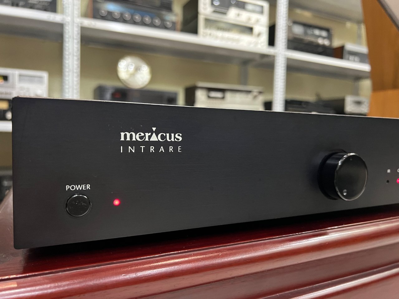 amp đức Meracus - intrare