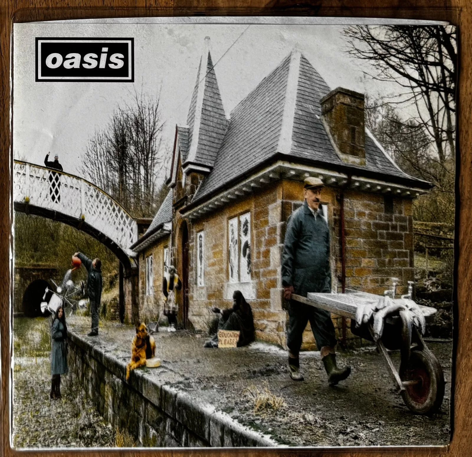 Oasis cover picture , 