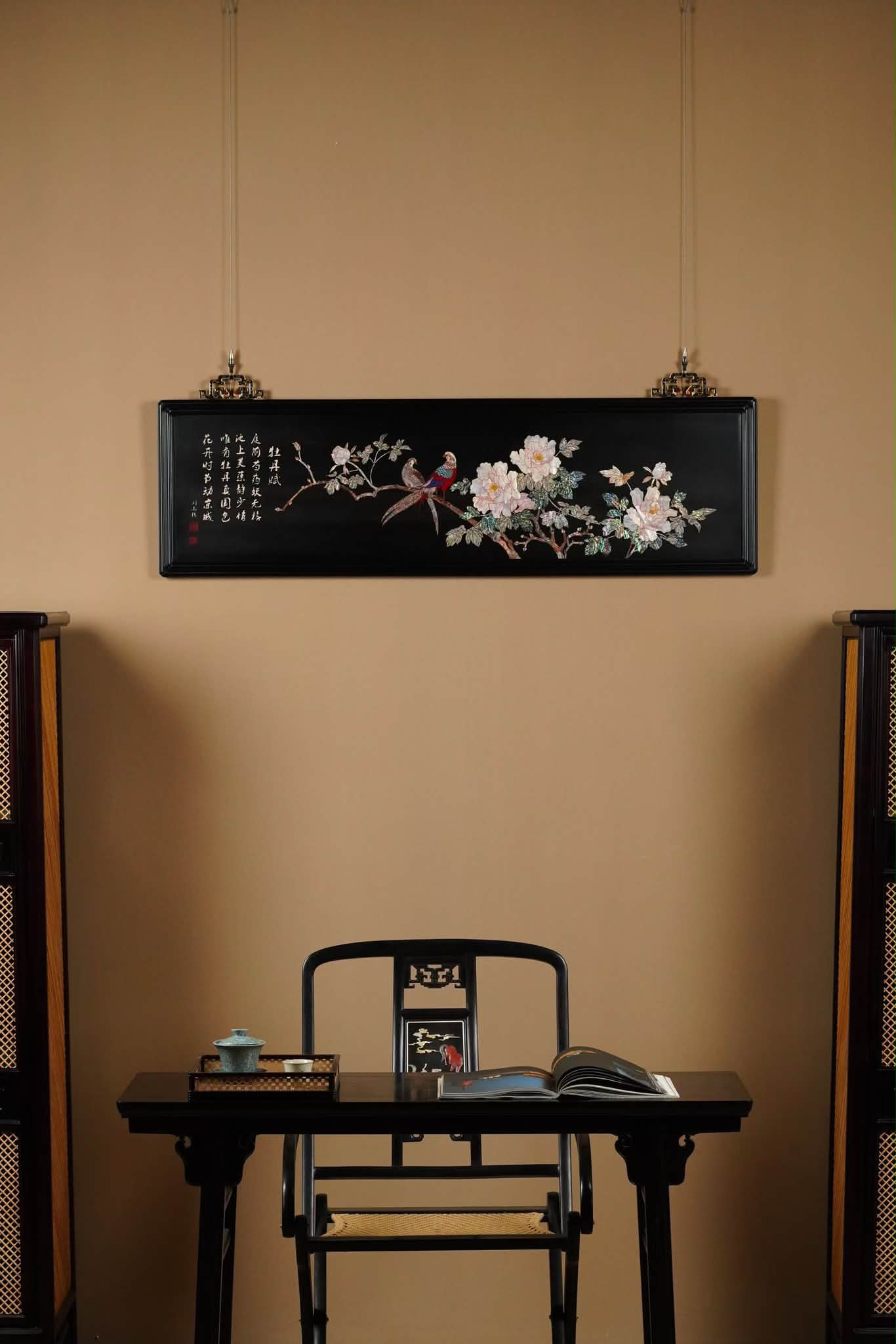 紫光檀嵌螺钿挂屏「花开富贵&双喜临门」规格：130*35*2.5cm 牡丹被誉为