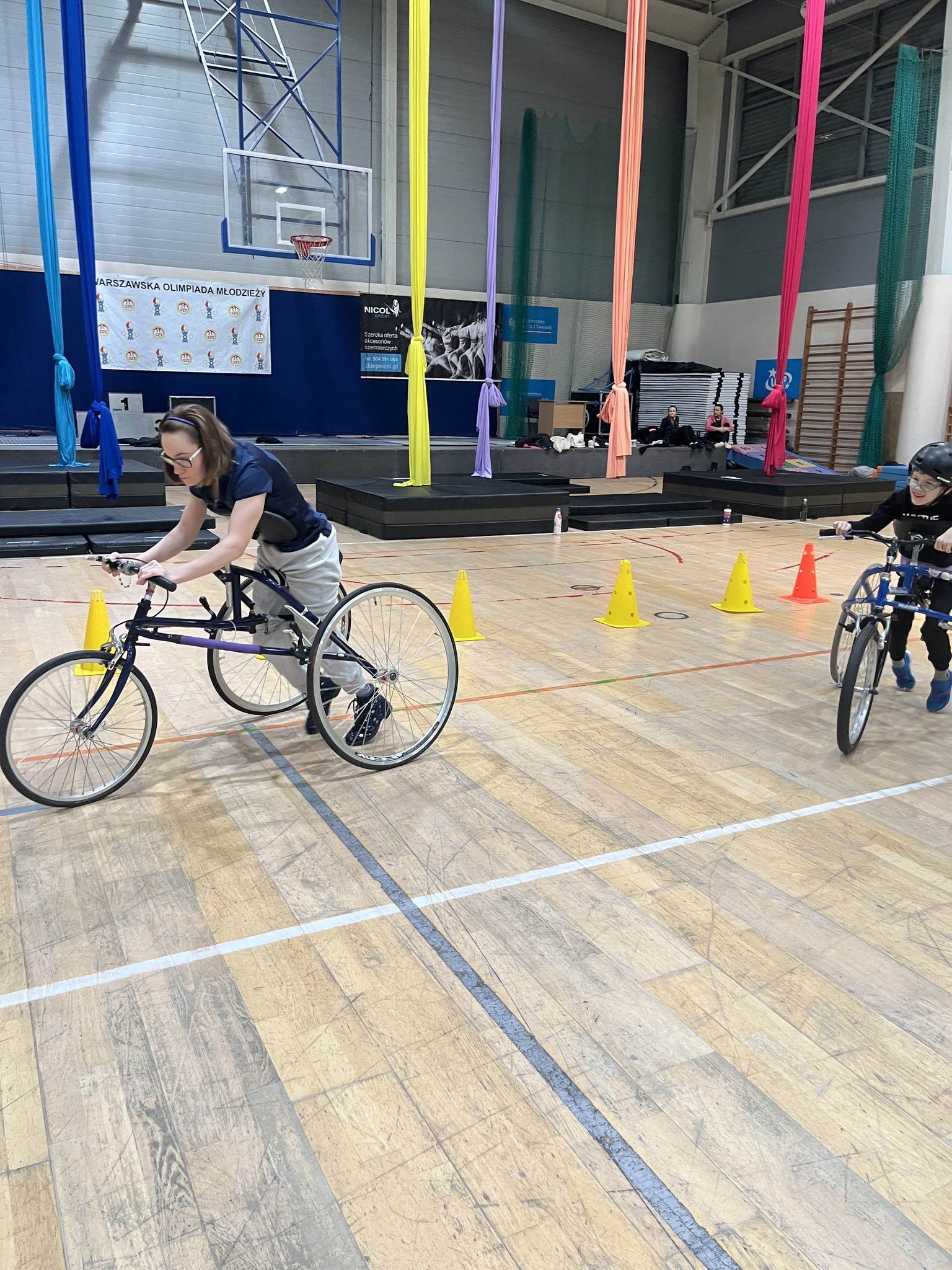 Frame Running Poland