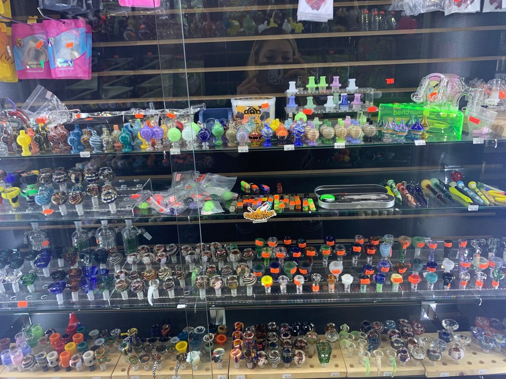 red eye vape store Redeye Cannabis - Bakersfield Disposable Vape Pens main image 1