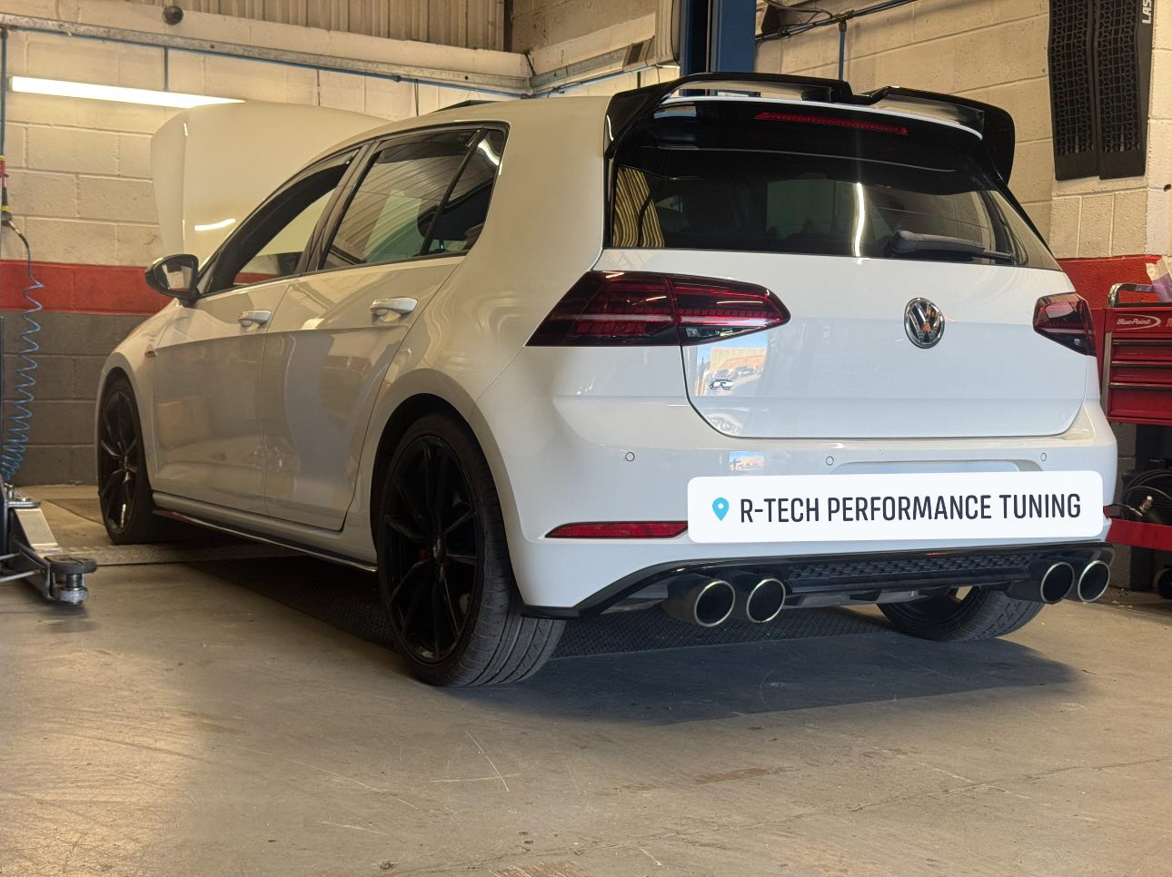 R-Tech Pitstop Garage