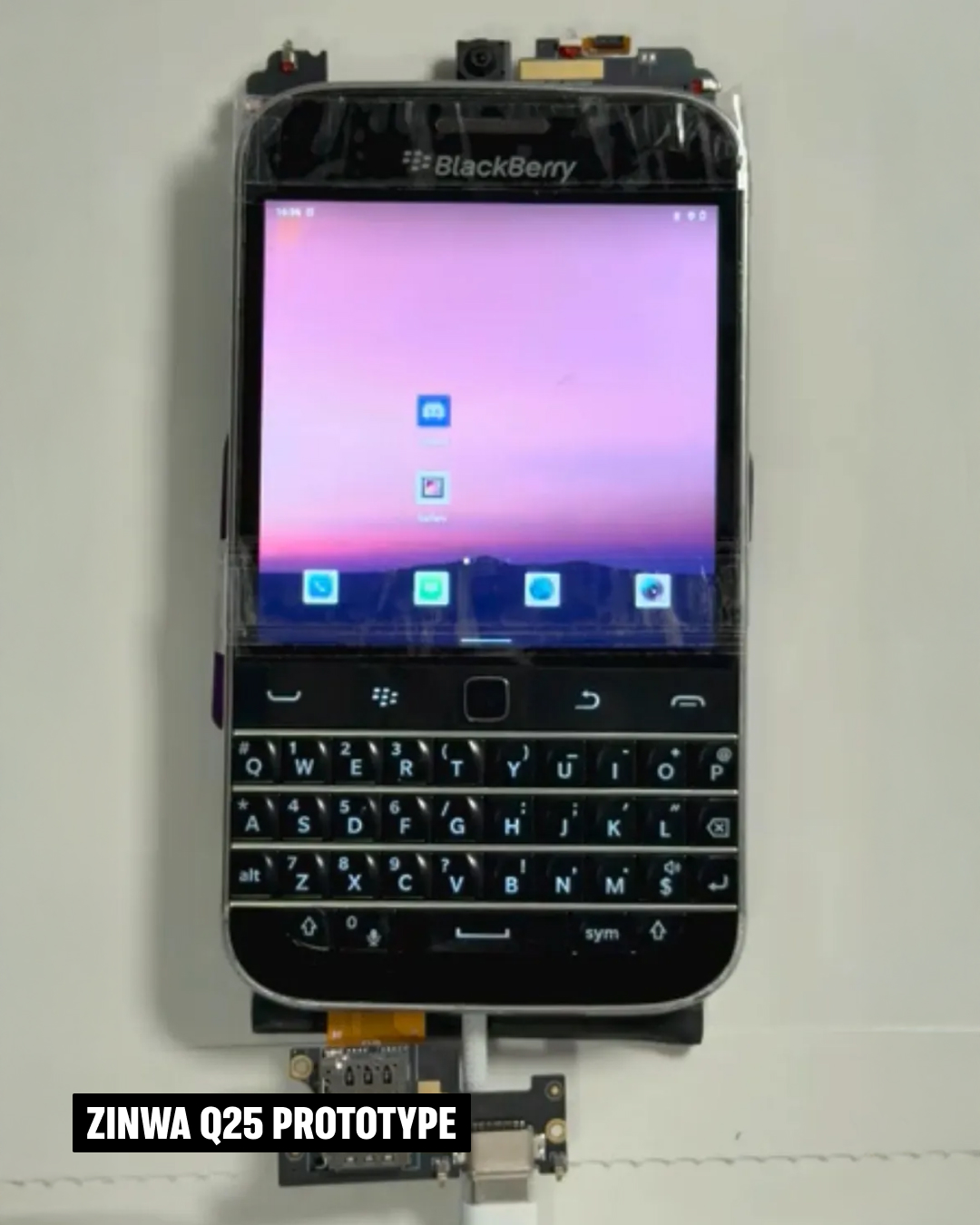 Zinwa Q25 (BlackBerry Classic reboot): 📱 Display & Design