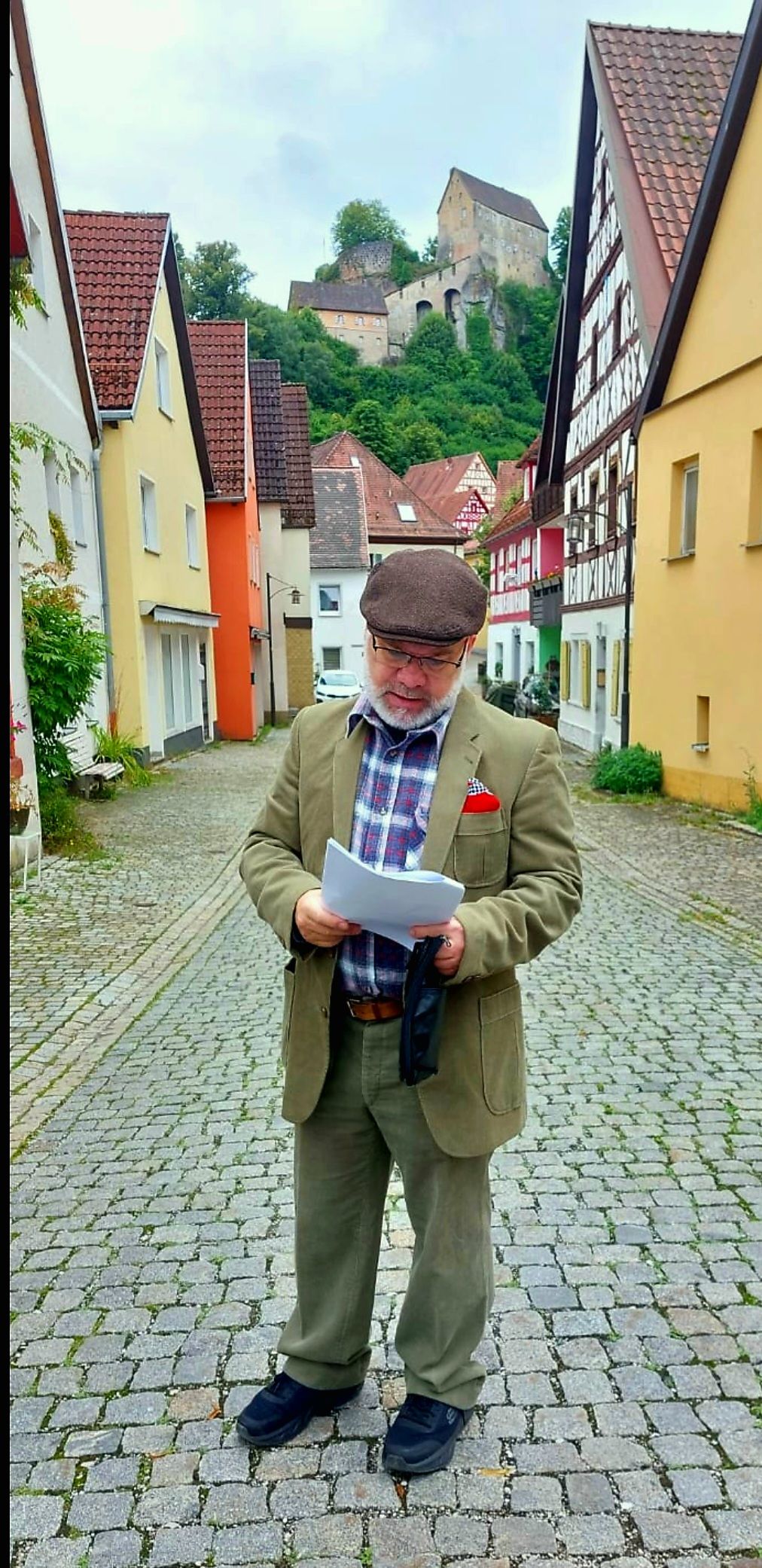 Die - 😠 GRUMPY GUIDE heute | 16:00 Uhr Kurz & knapp: Heute führt dich ...