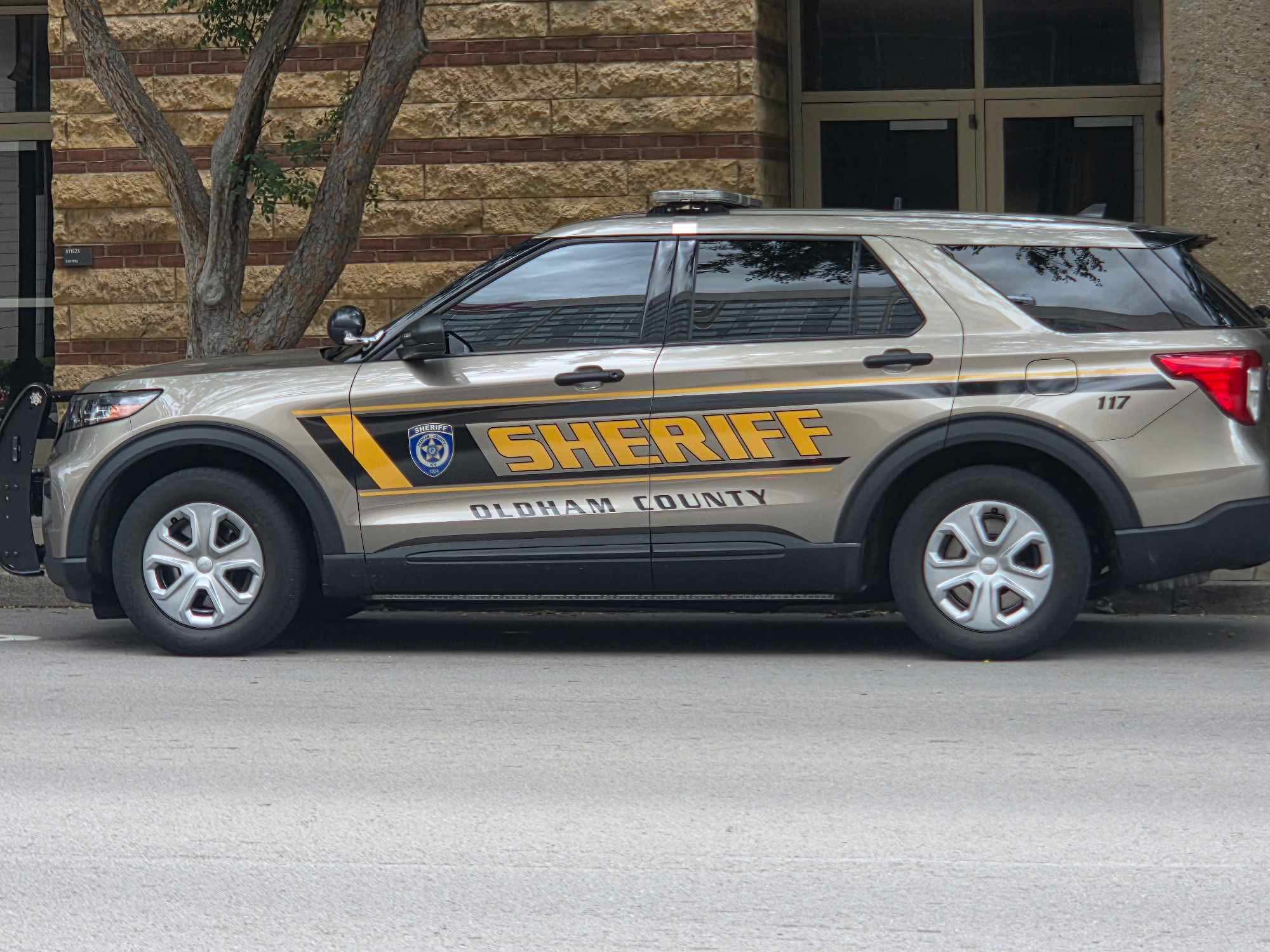 Kentucky - Oldham County Sheriff’s Office 📸: Joseph Riley #oldhamcounty ...