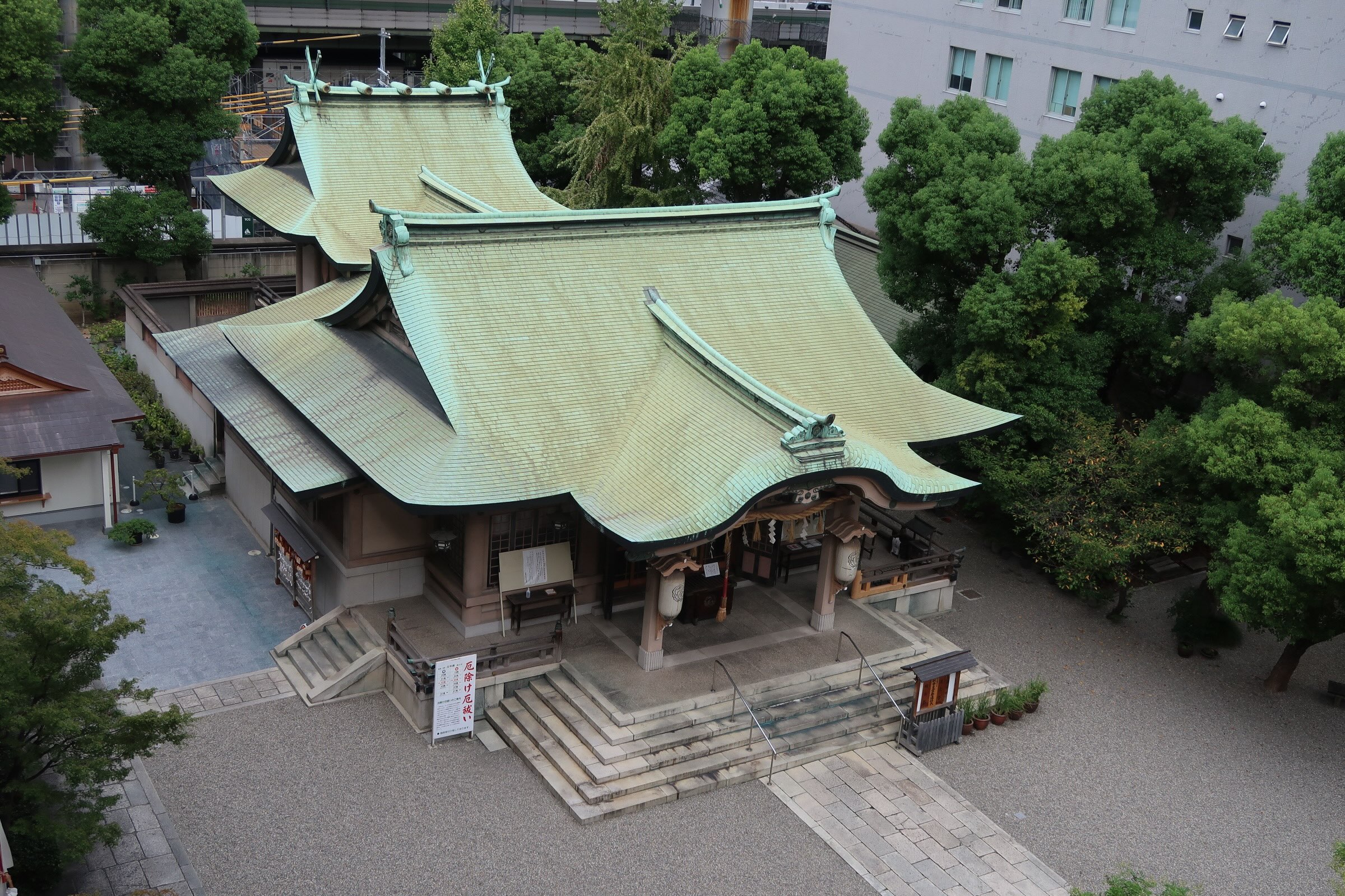 坐 摩 神社