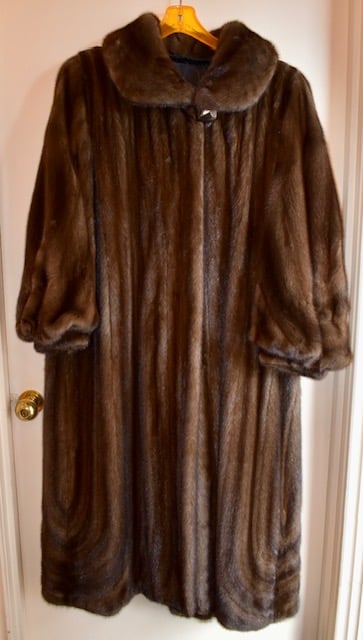 Roth Furs, Coats, Accessories Downtown Toledo | Toledo OH