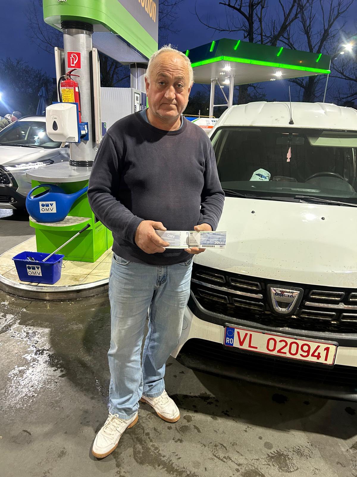 Ronis Auto - Clientul nostru a achizitionat masina de la... | Facebook